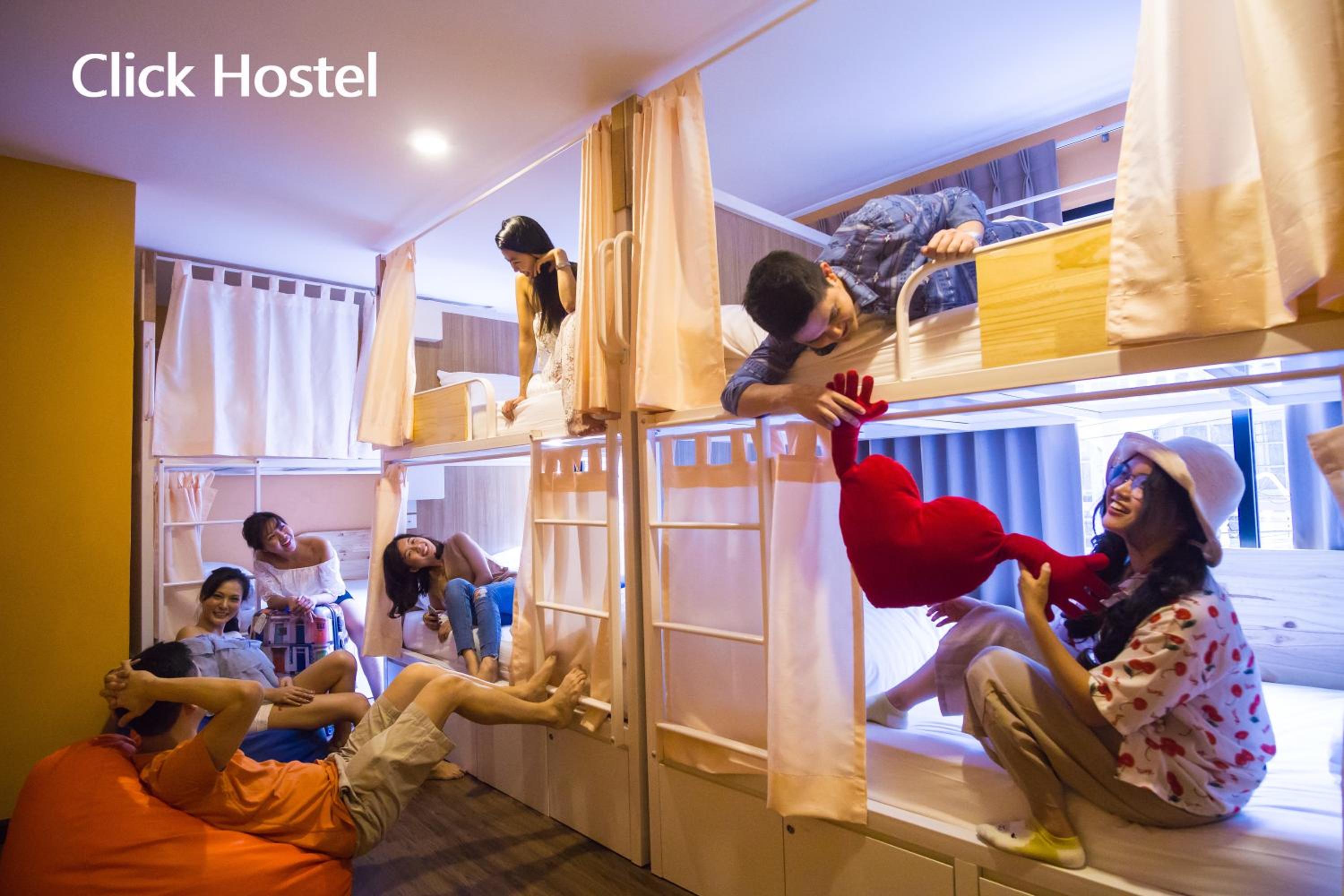 Bed in 6-Bed Mixed Dormitory Room photo 1