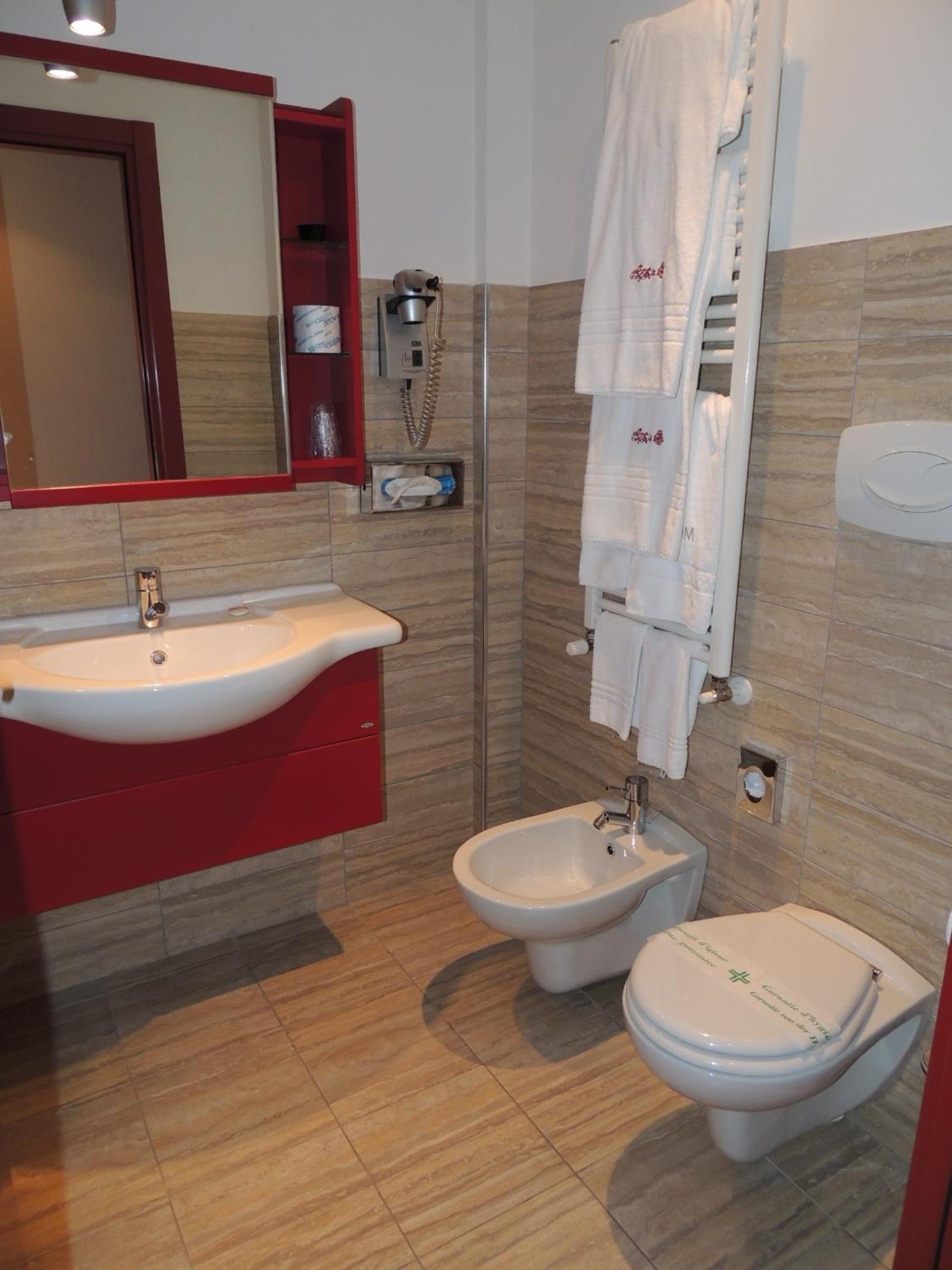 Double Room - Photo 2