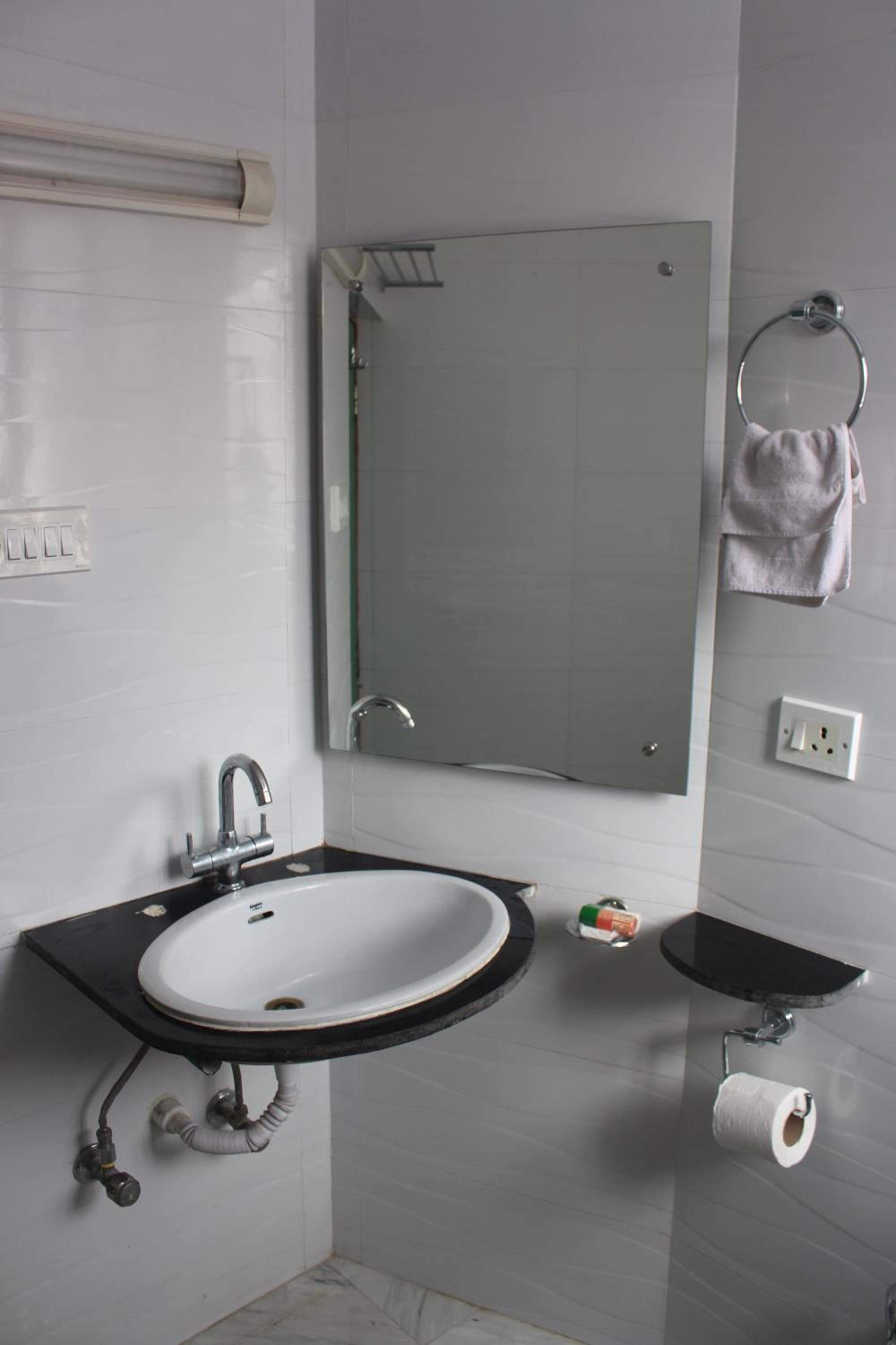 Deluxe Double Room - Photo 39