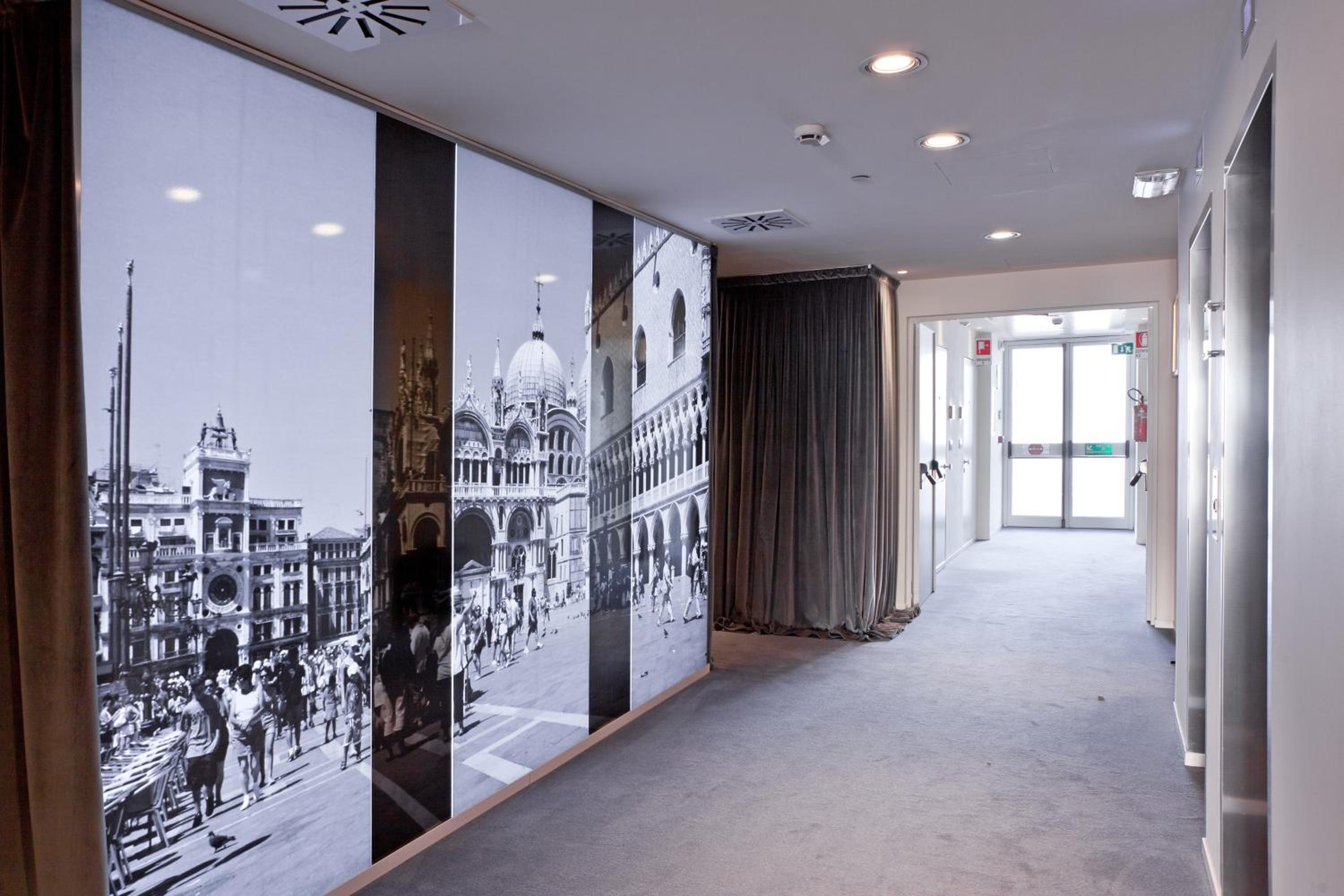 Double or Twin Room with View - Photo 6