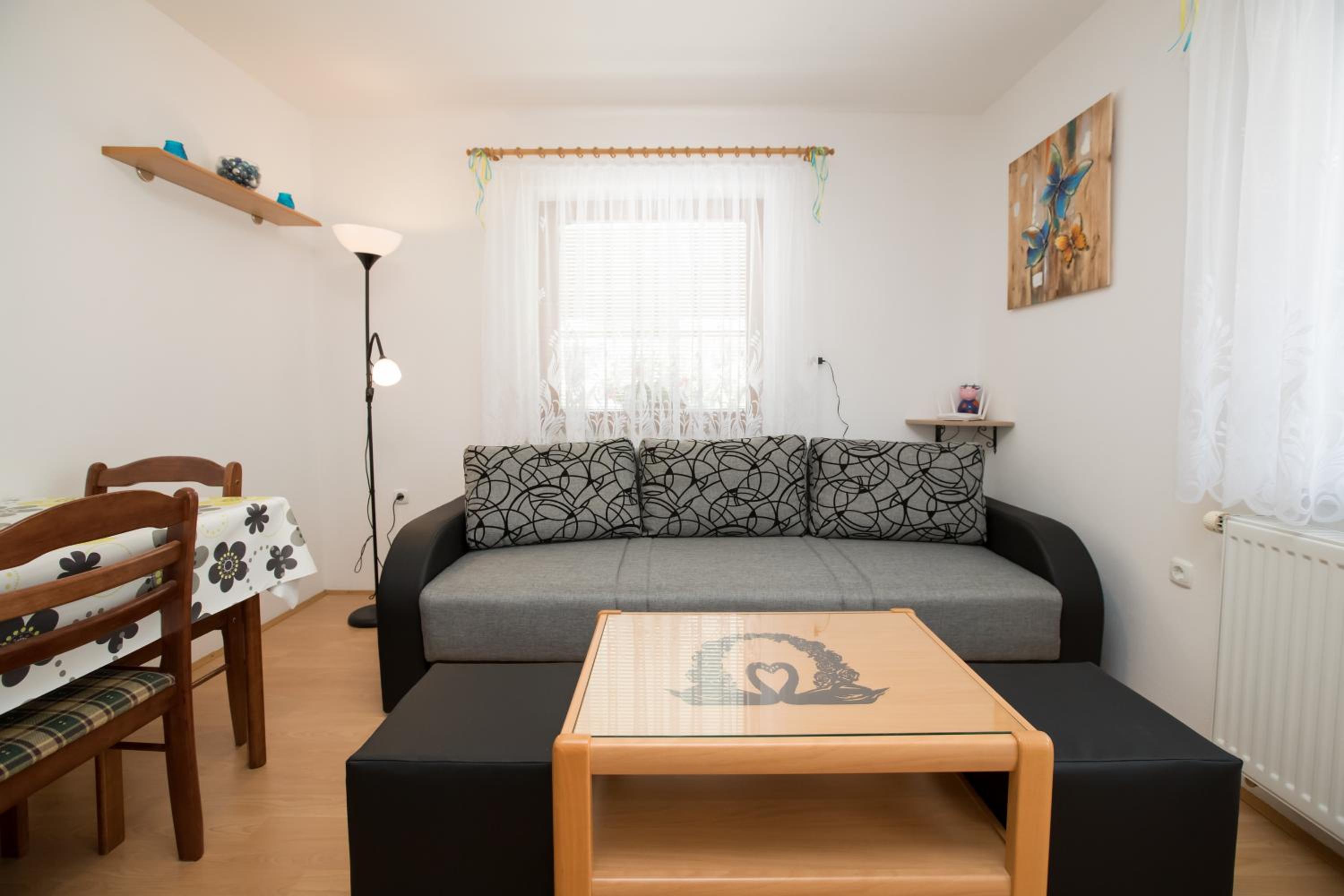 Apartment with Mountain View photo 2