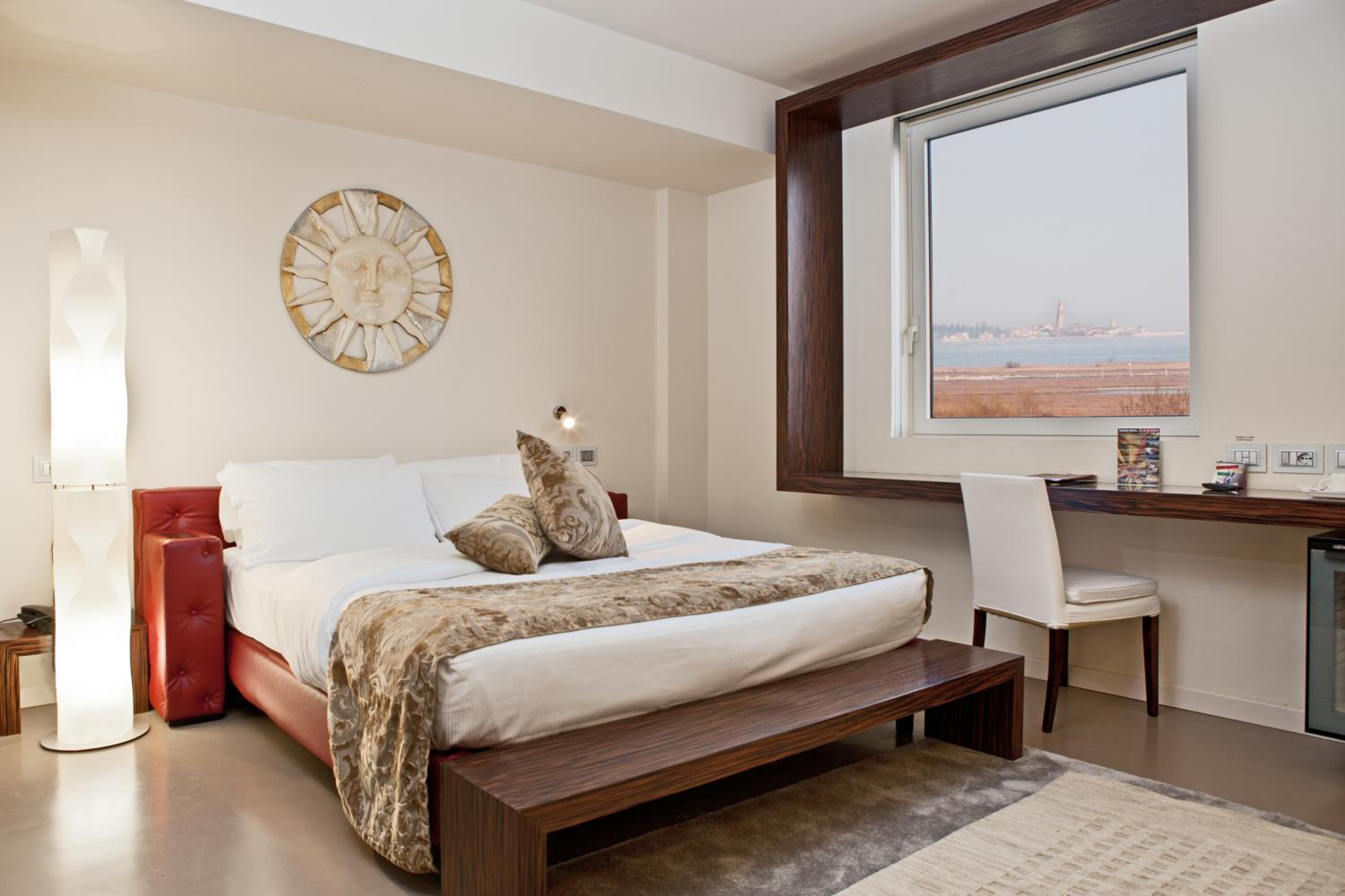 Double or Twin Room with View - Photo 3