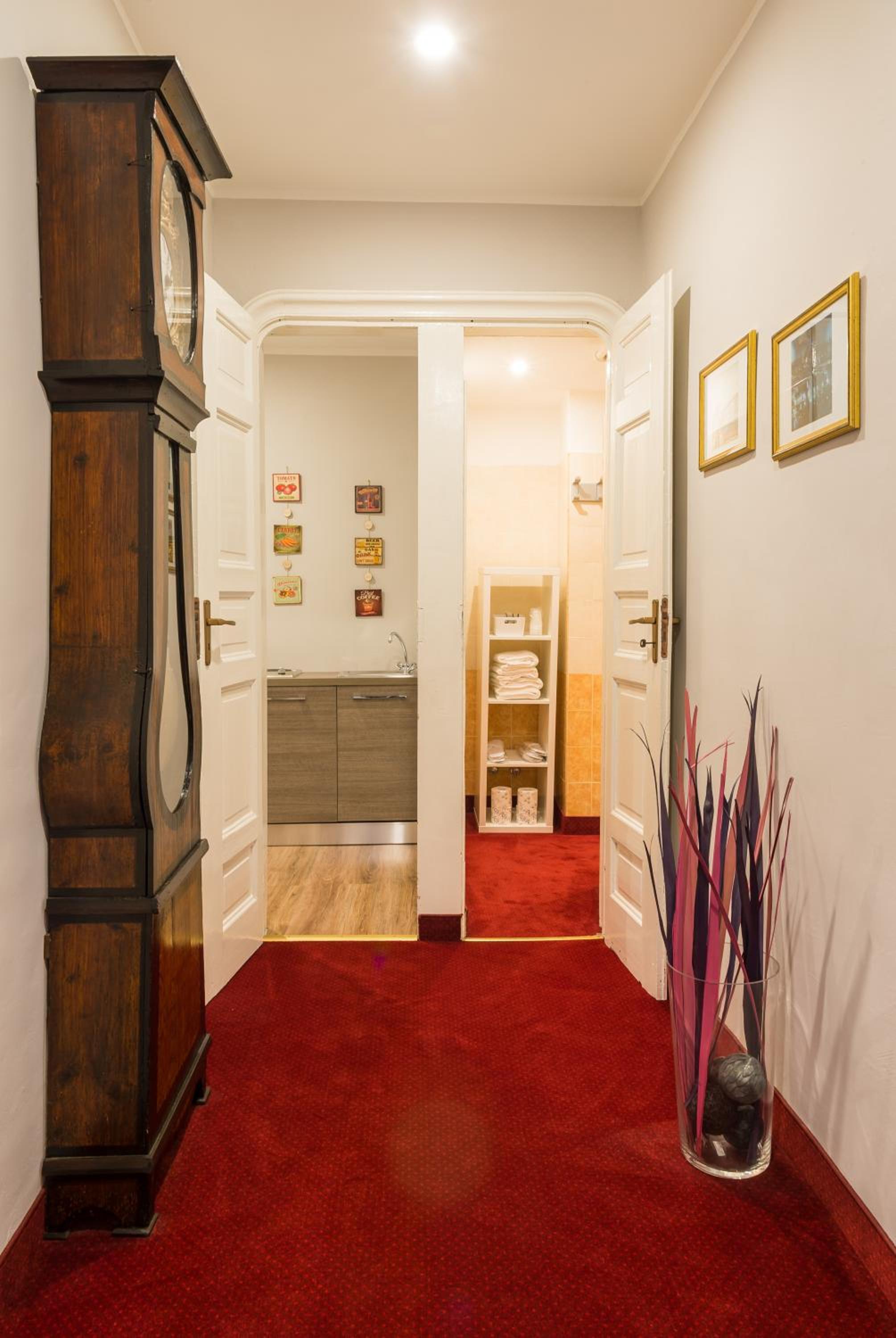 Two-Bedroom Apartment photo 3