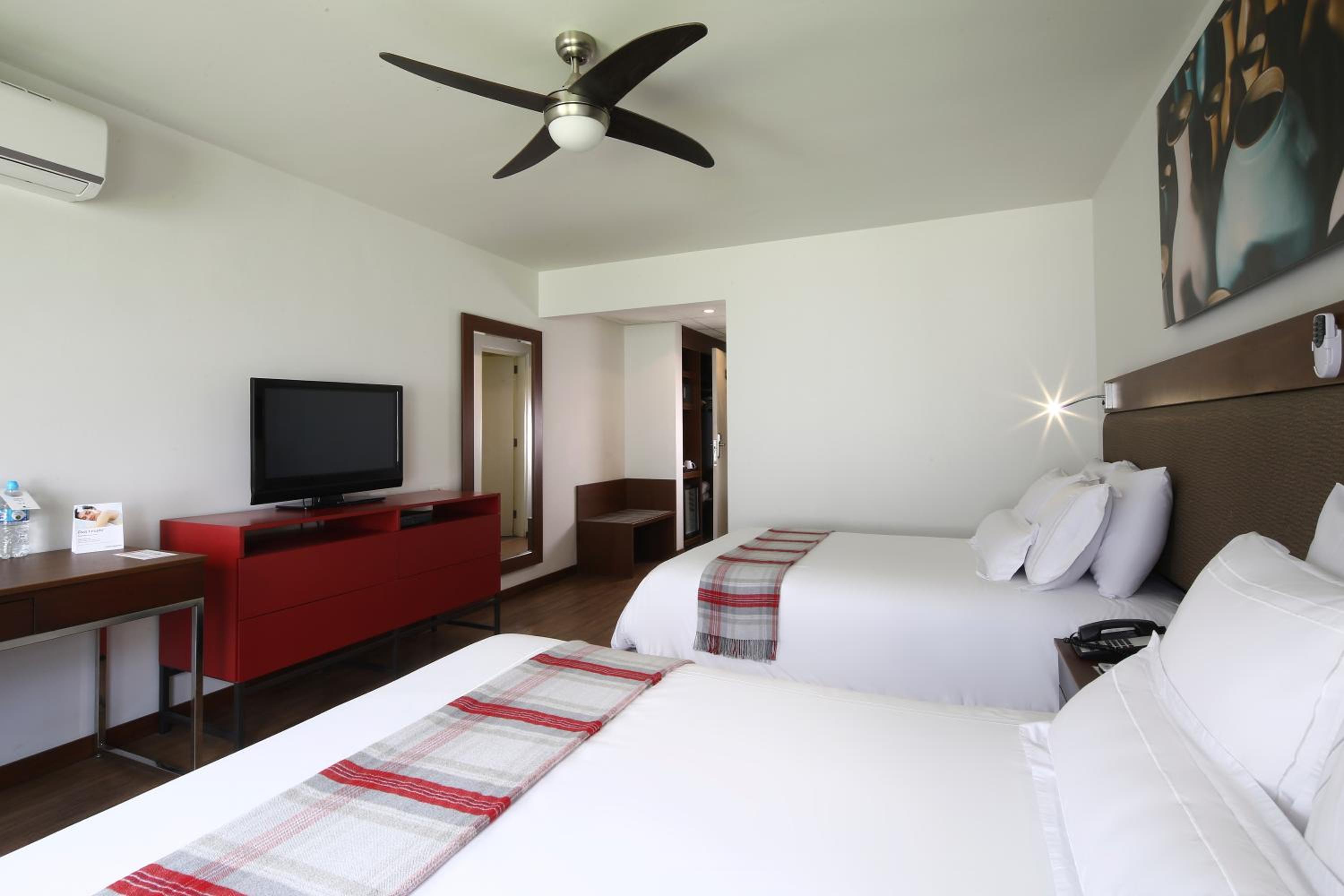 Superior Twin Room photo 3