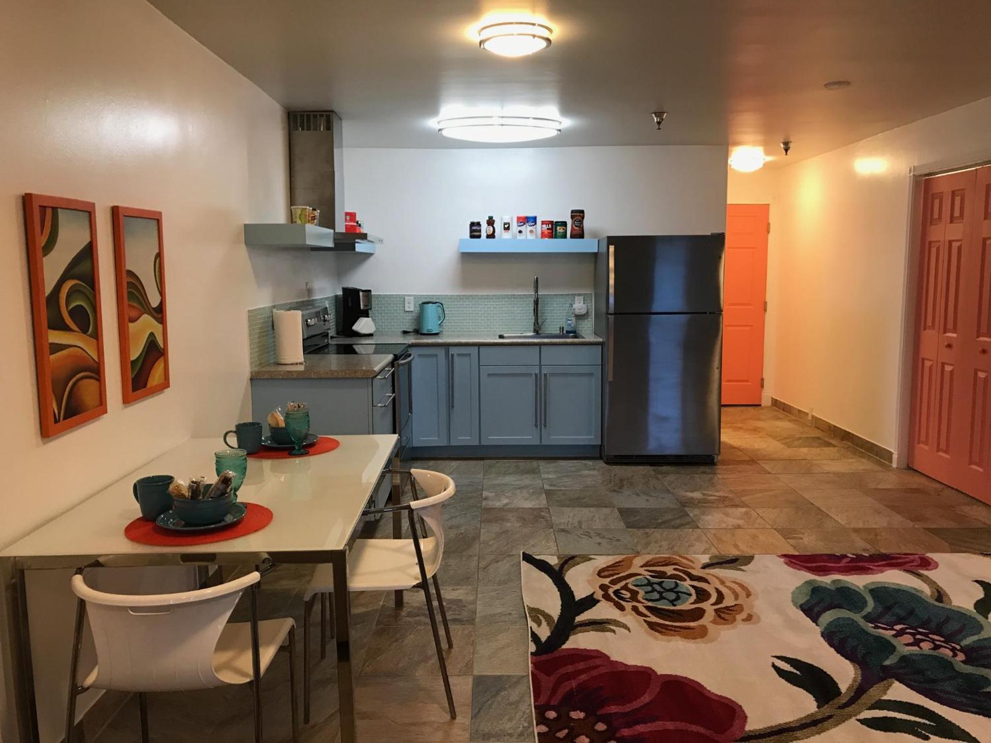 Apartment with Shower photo 3