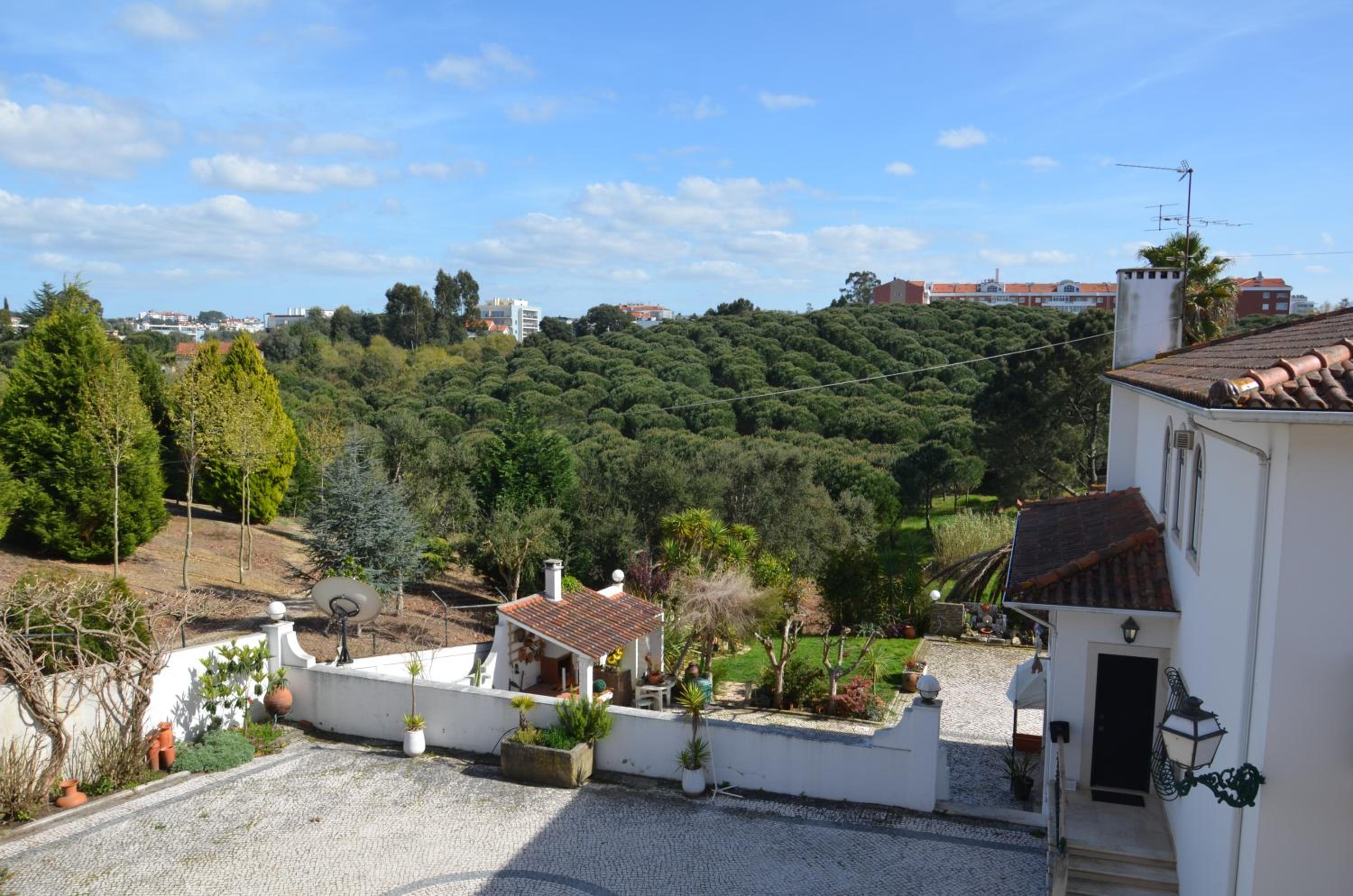 Deluxe Double Room with Balcony - Photo 2