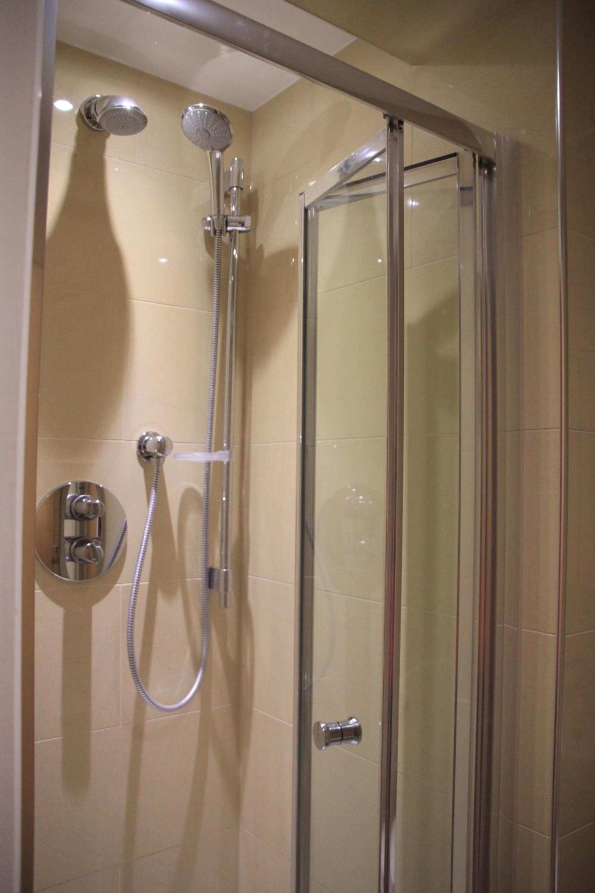 City Single Ensuite photo 3