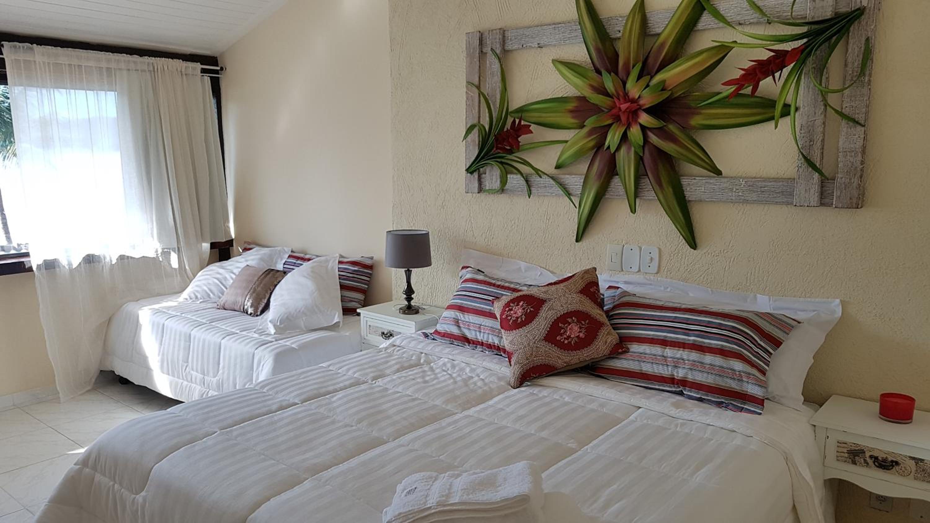Deluxe King Suite photo 1