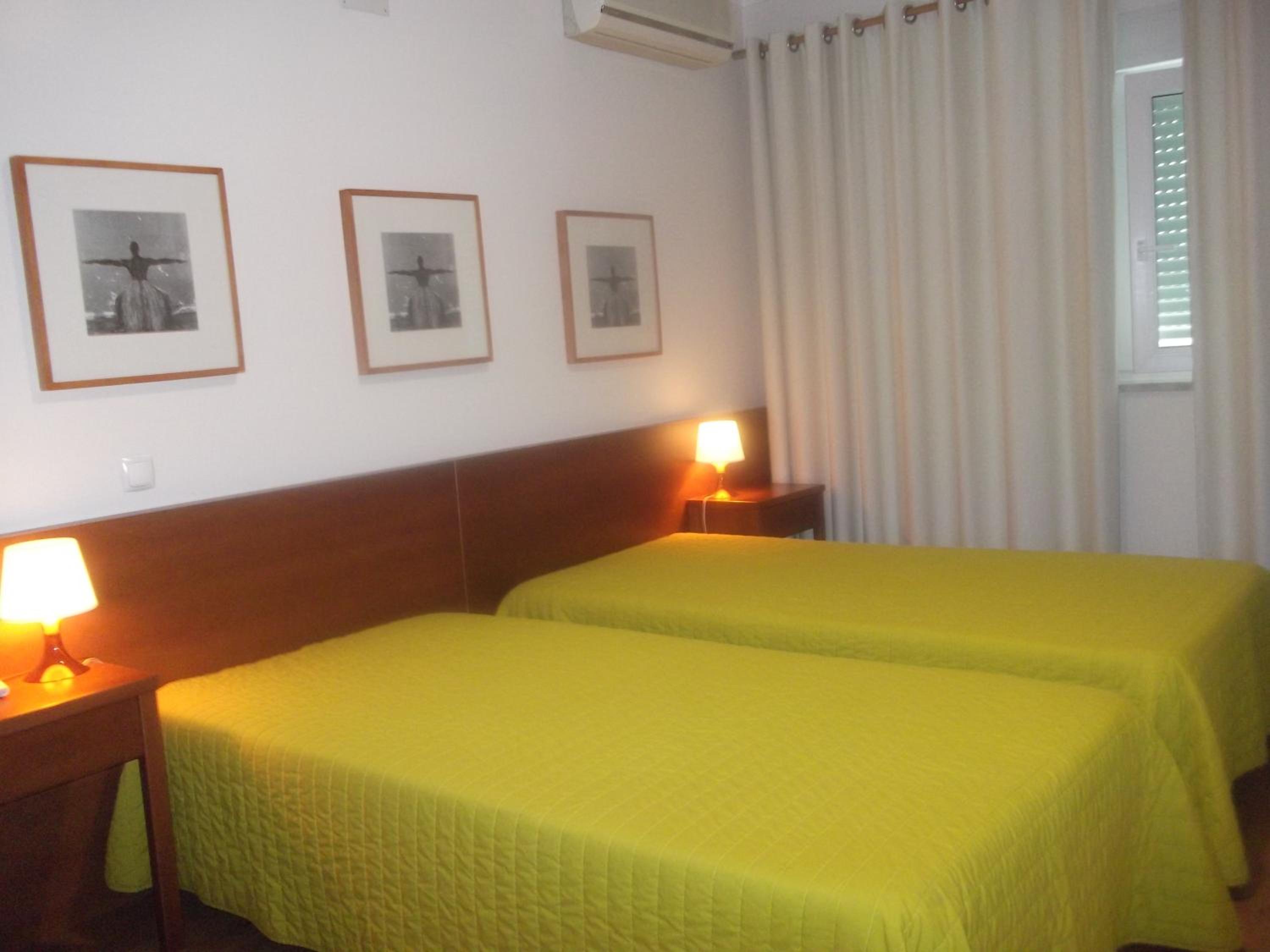Twin Room - Photo 7