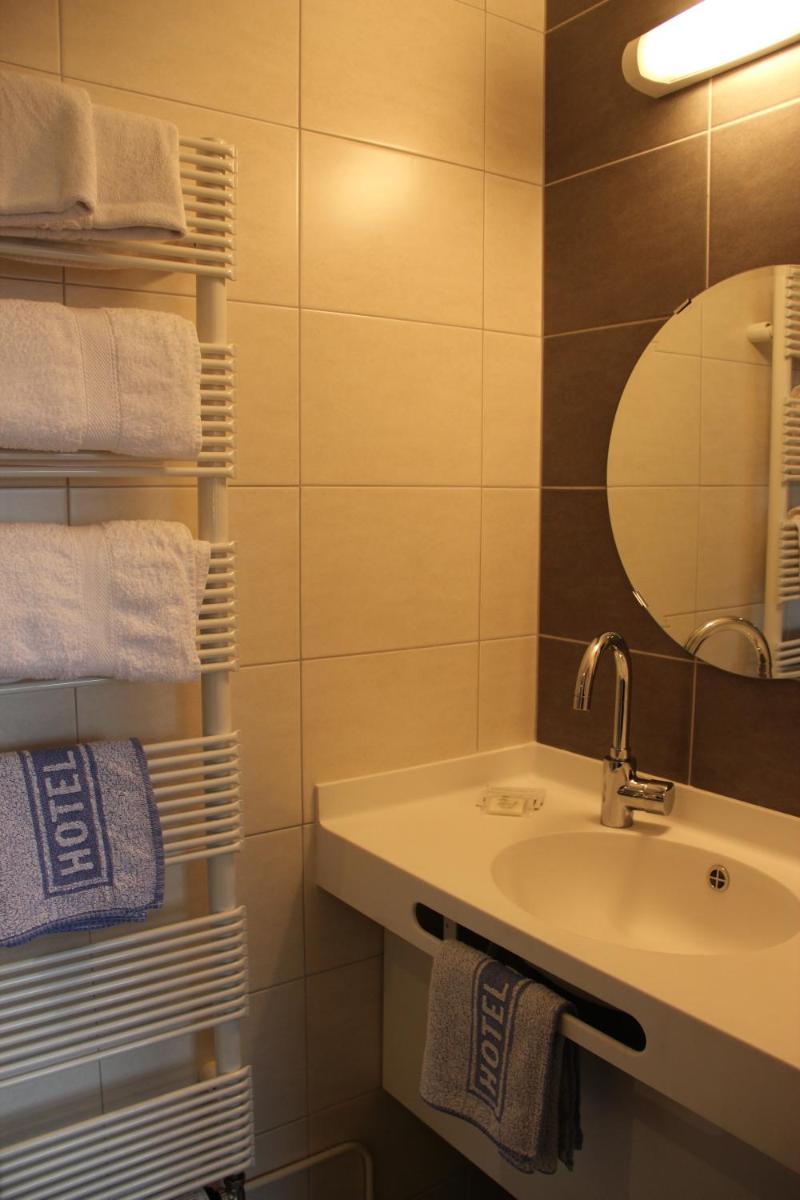 Double or Twin Room - Photo 2