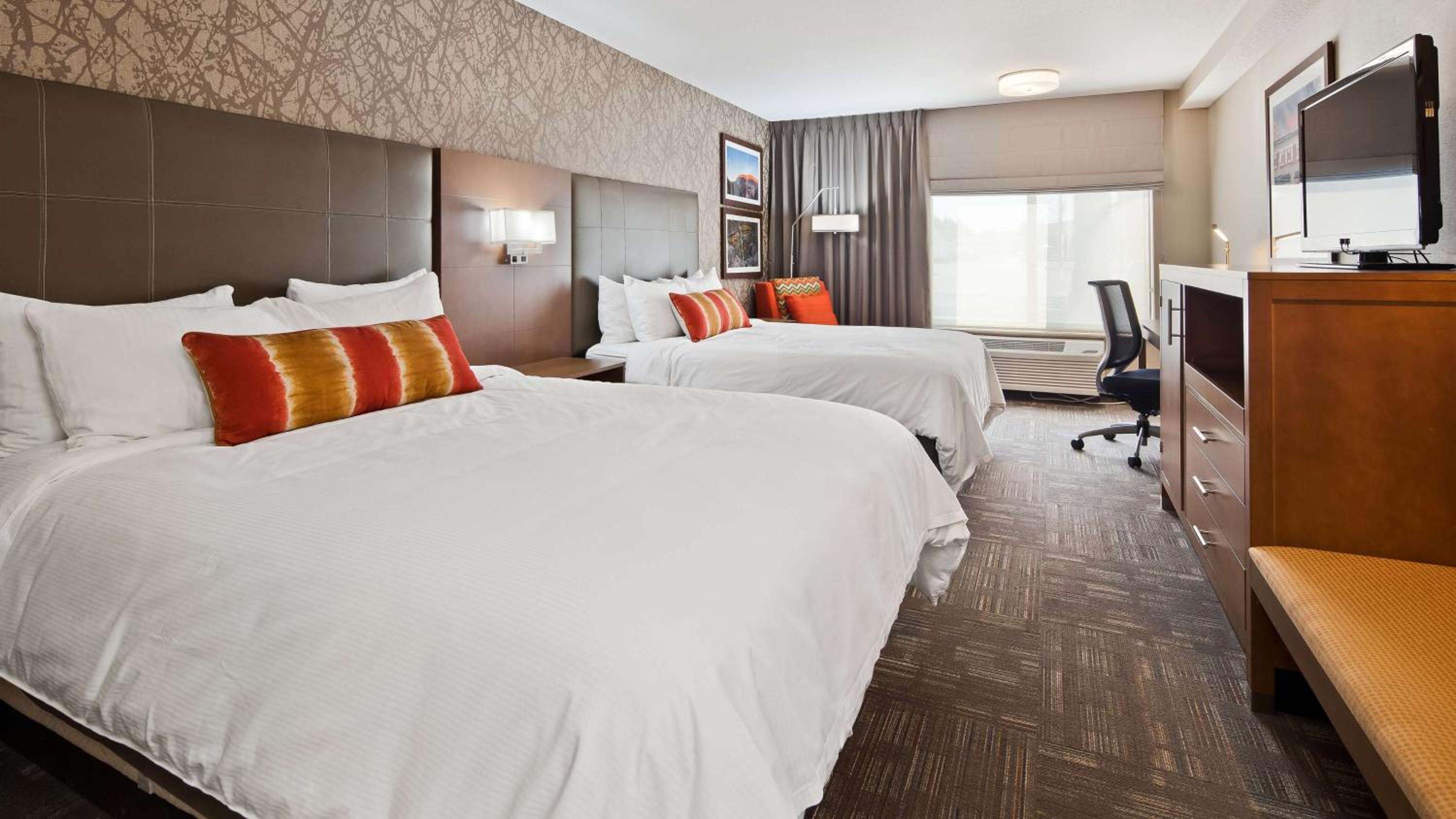 Queen Room with Two Queen Beds - Pet Friendly - Photo 1