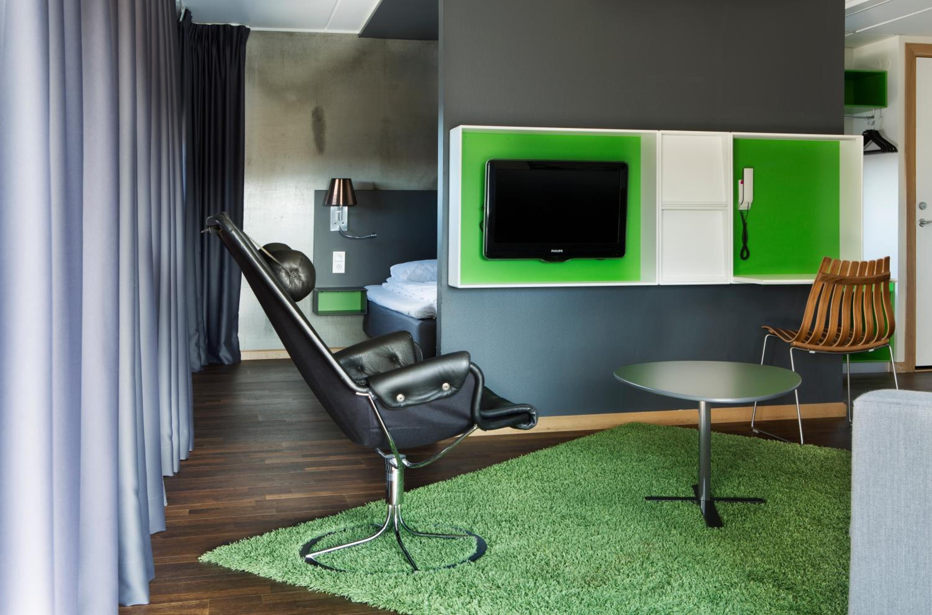 Family Room (2 Adults + 2 Children) - Photo 7
