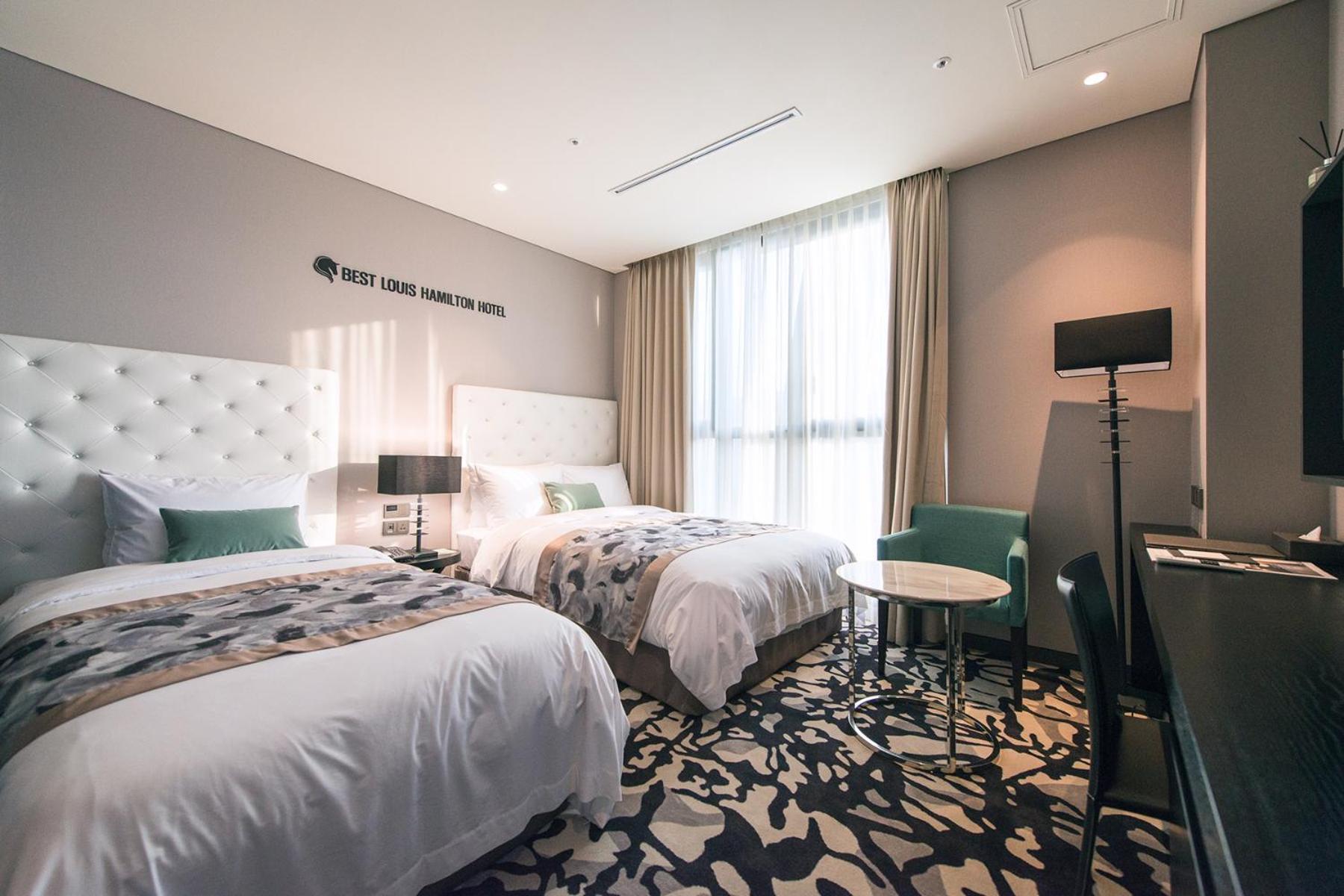 Deluxe Twin Room photo 3