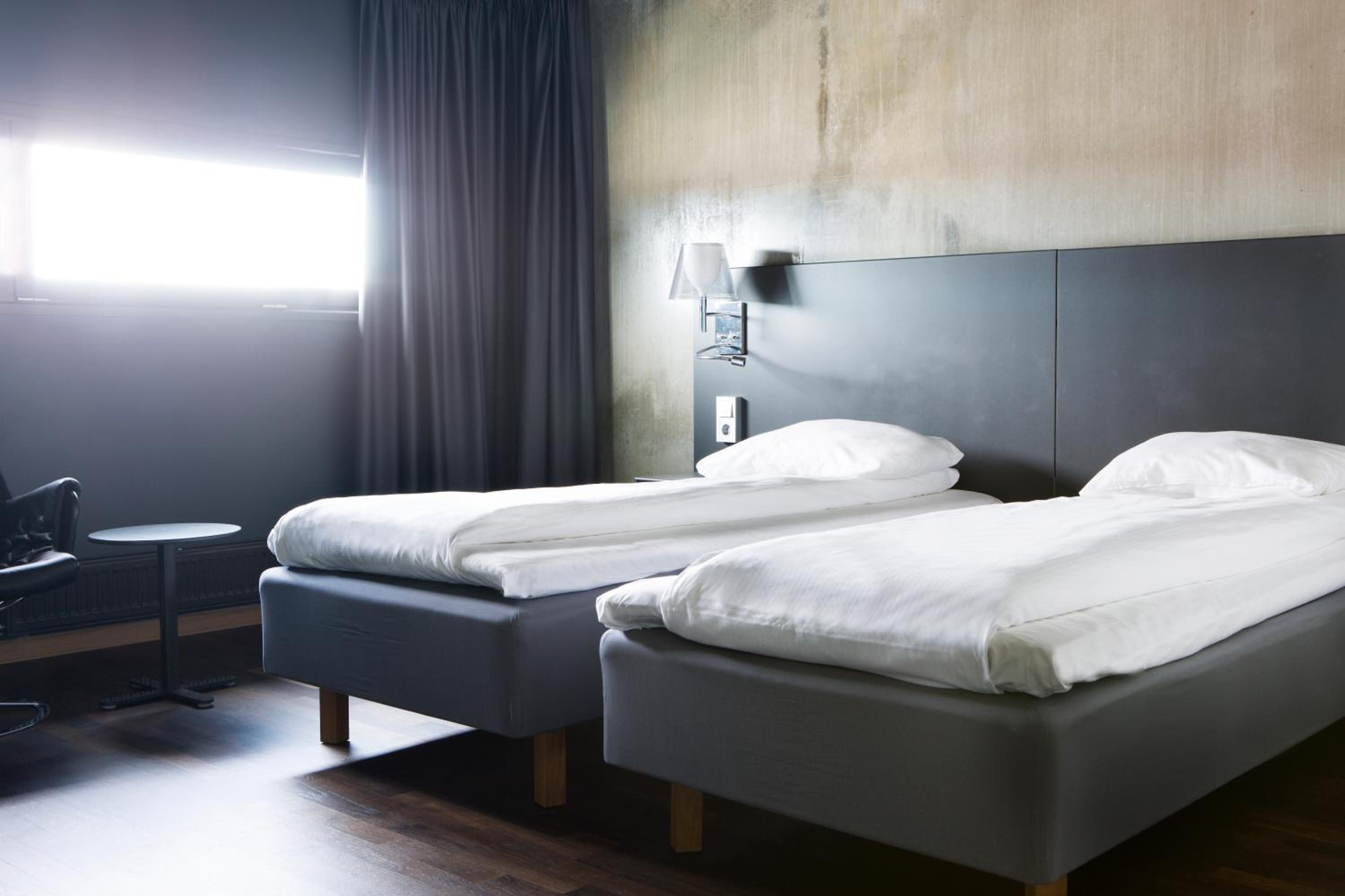 Standard Twin Room - Photo 1