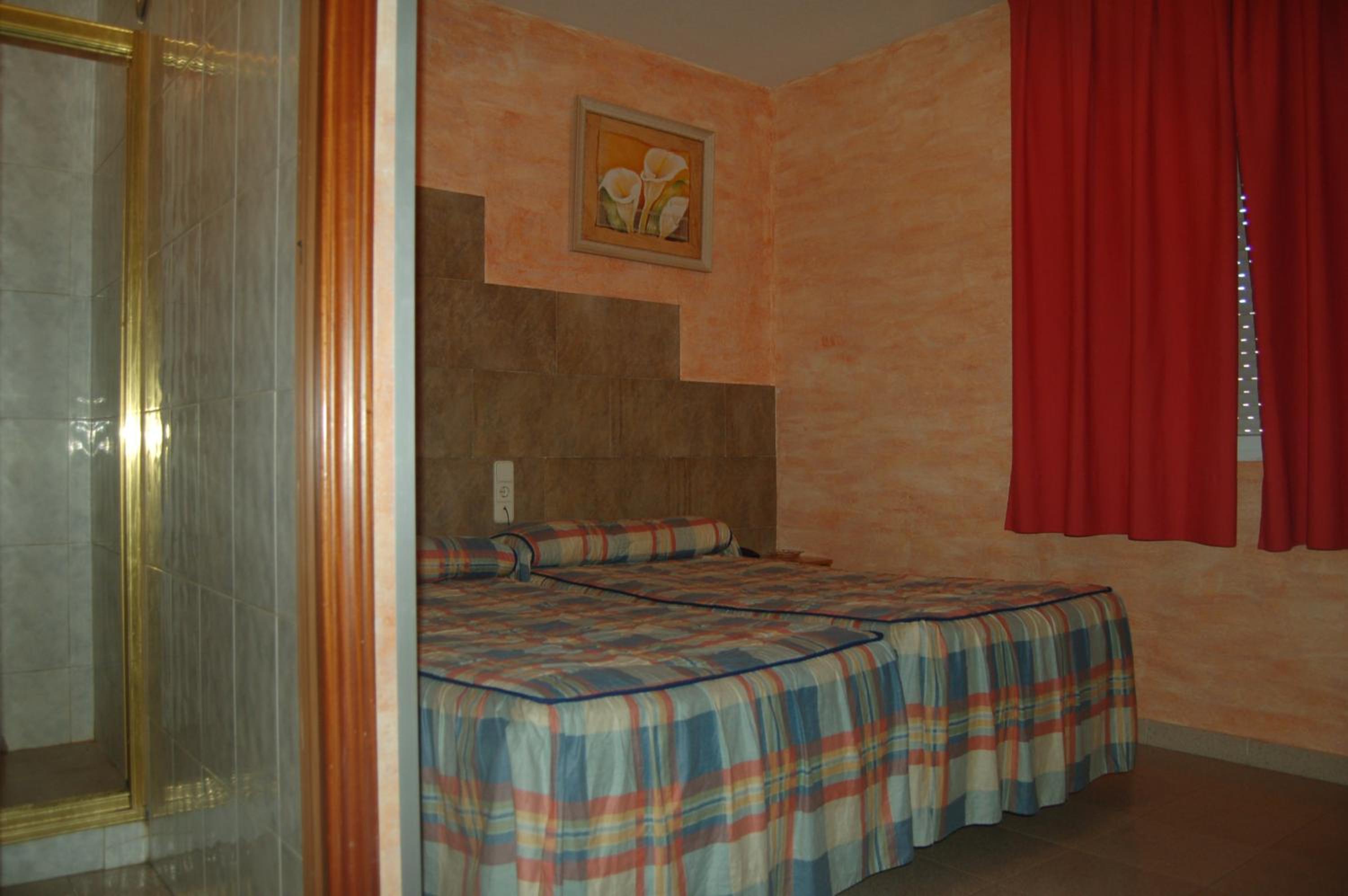 Twin Room - Photo 1