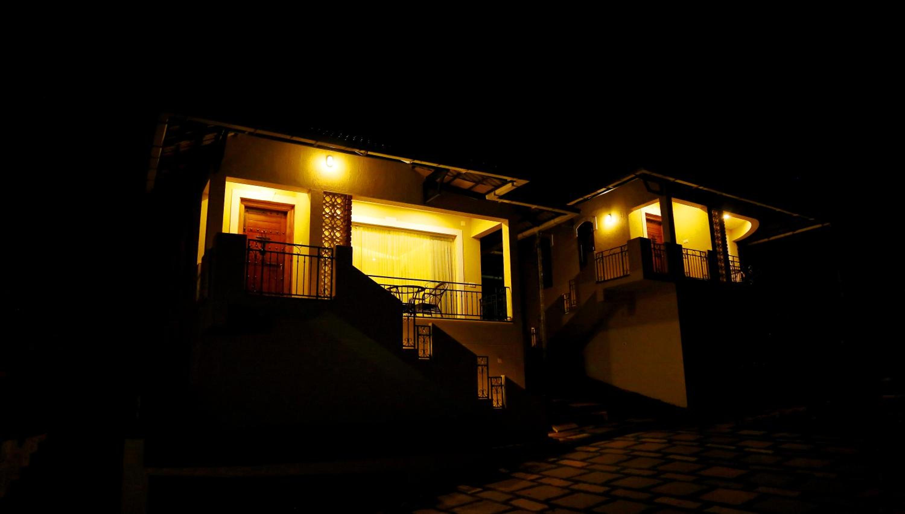 Double Room with Lake View - Photo 6