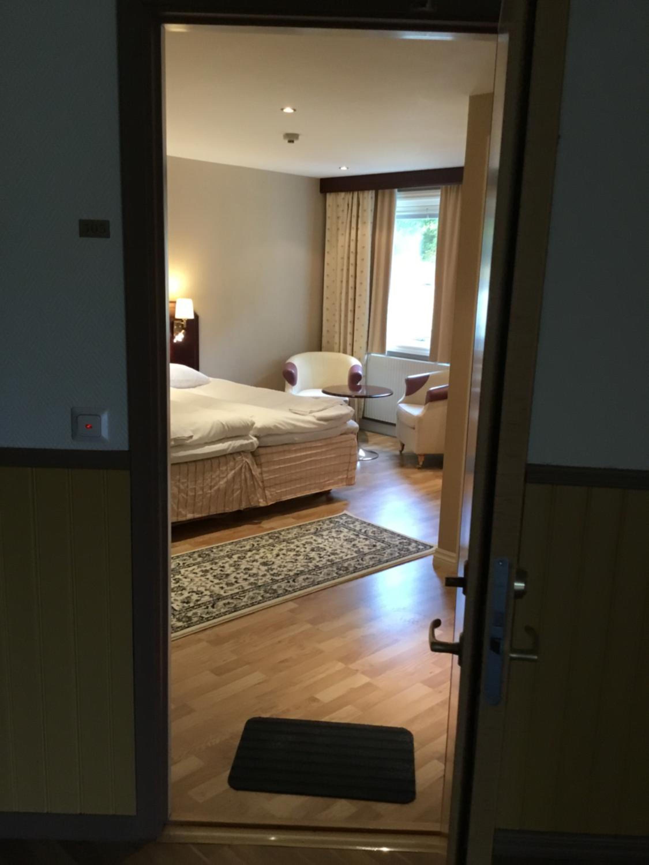 Deluxe Family Room - Photo 3