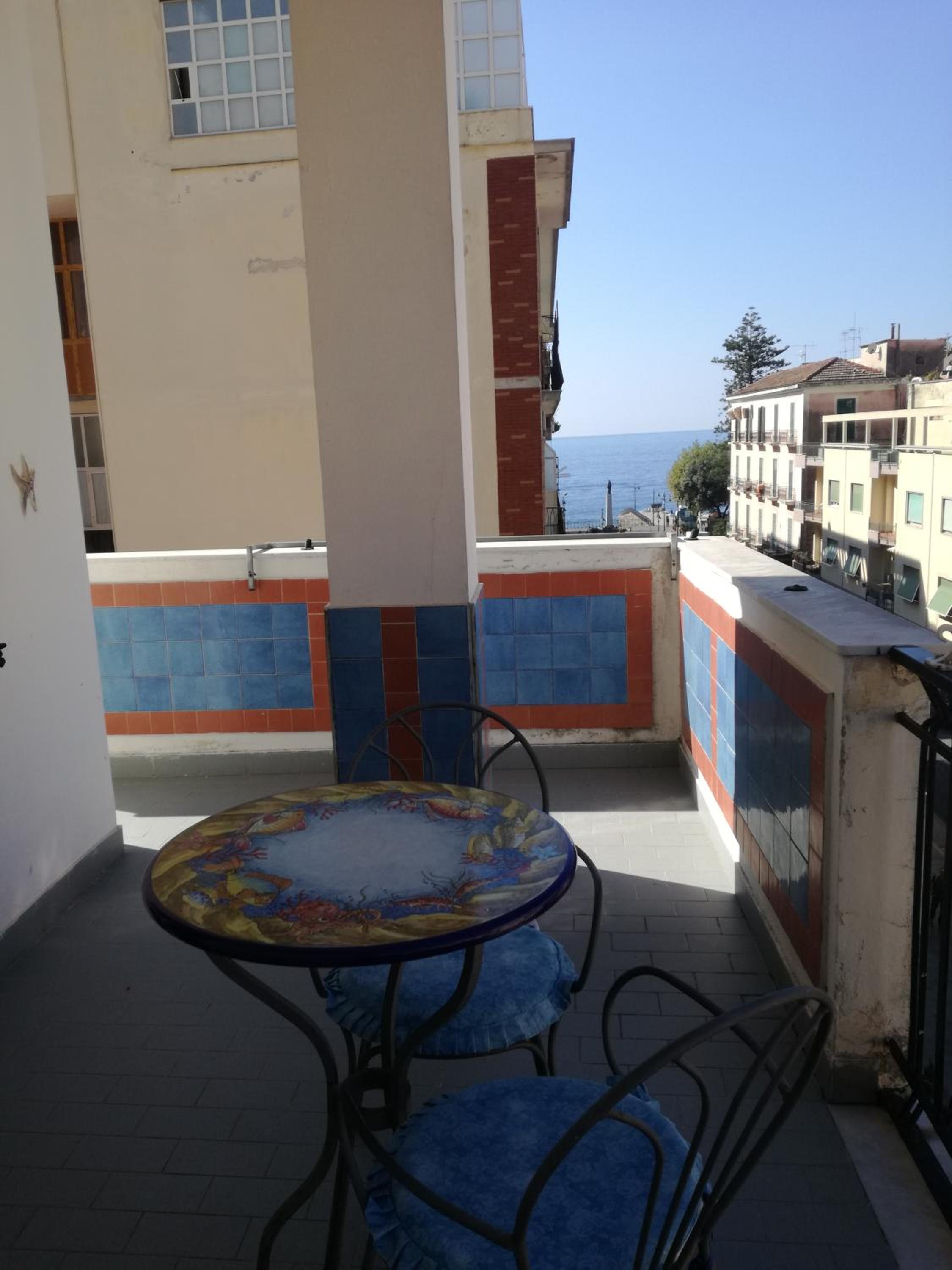 Double Room with Balcony - Photo 7