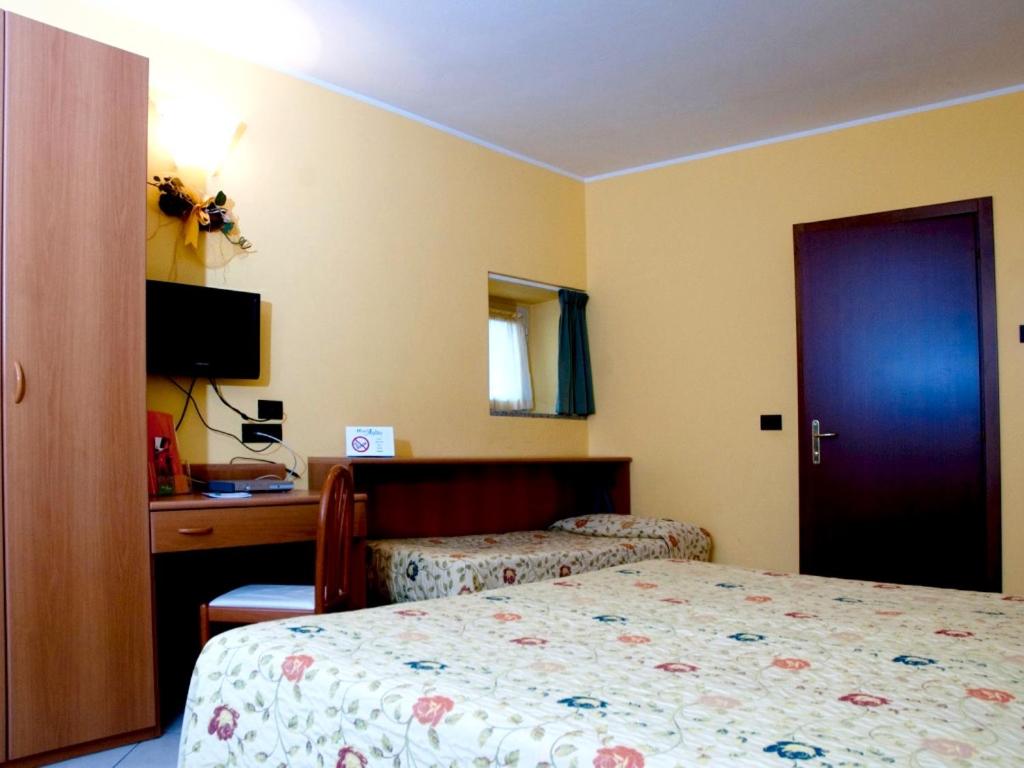 Triple Room with Private Bathroom