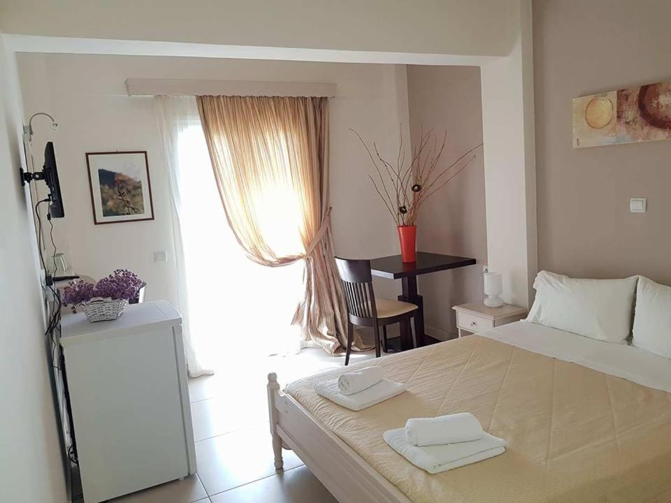 Budget Twin/ Double Room- Ground Floor - Photo 1