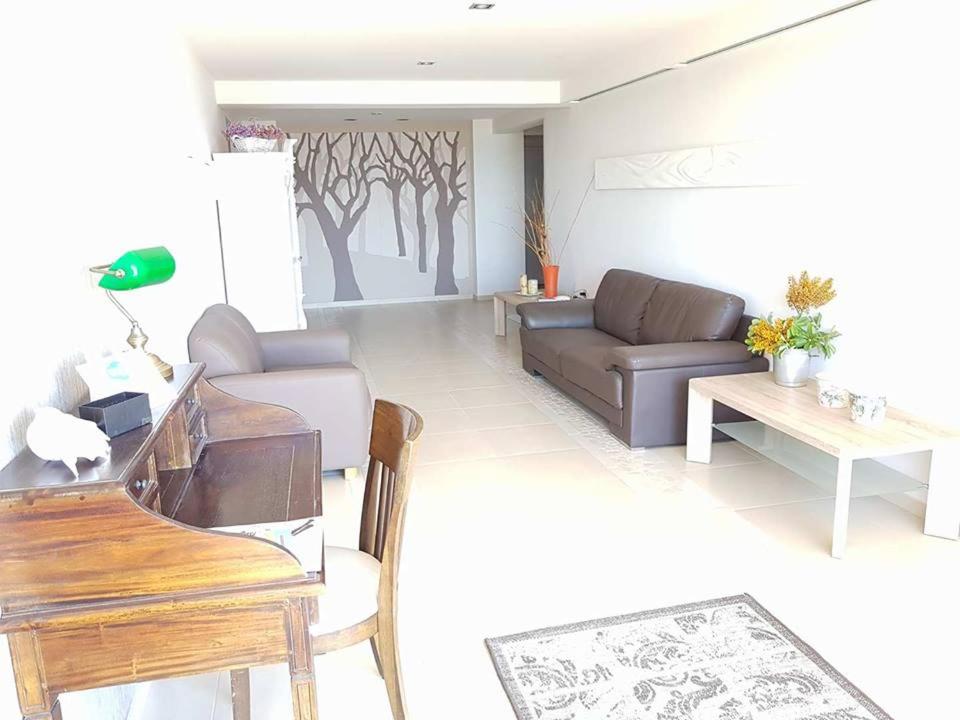 Budget Twin/ Double Room- Ground Floor - Photo 2