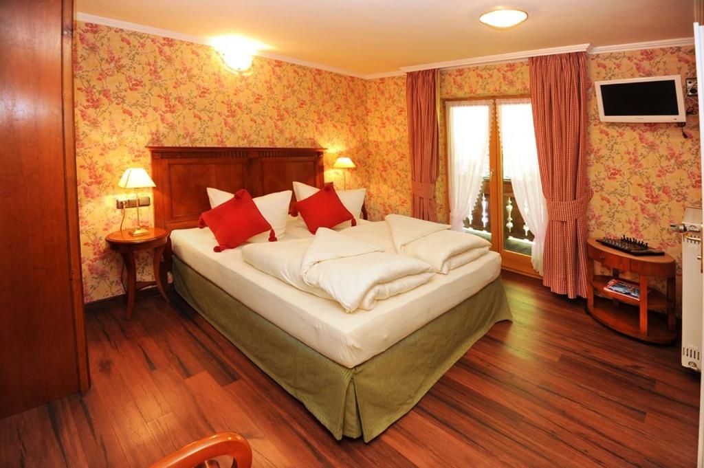 Single Room with Private Bathroom photo 1