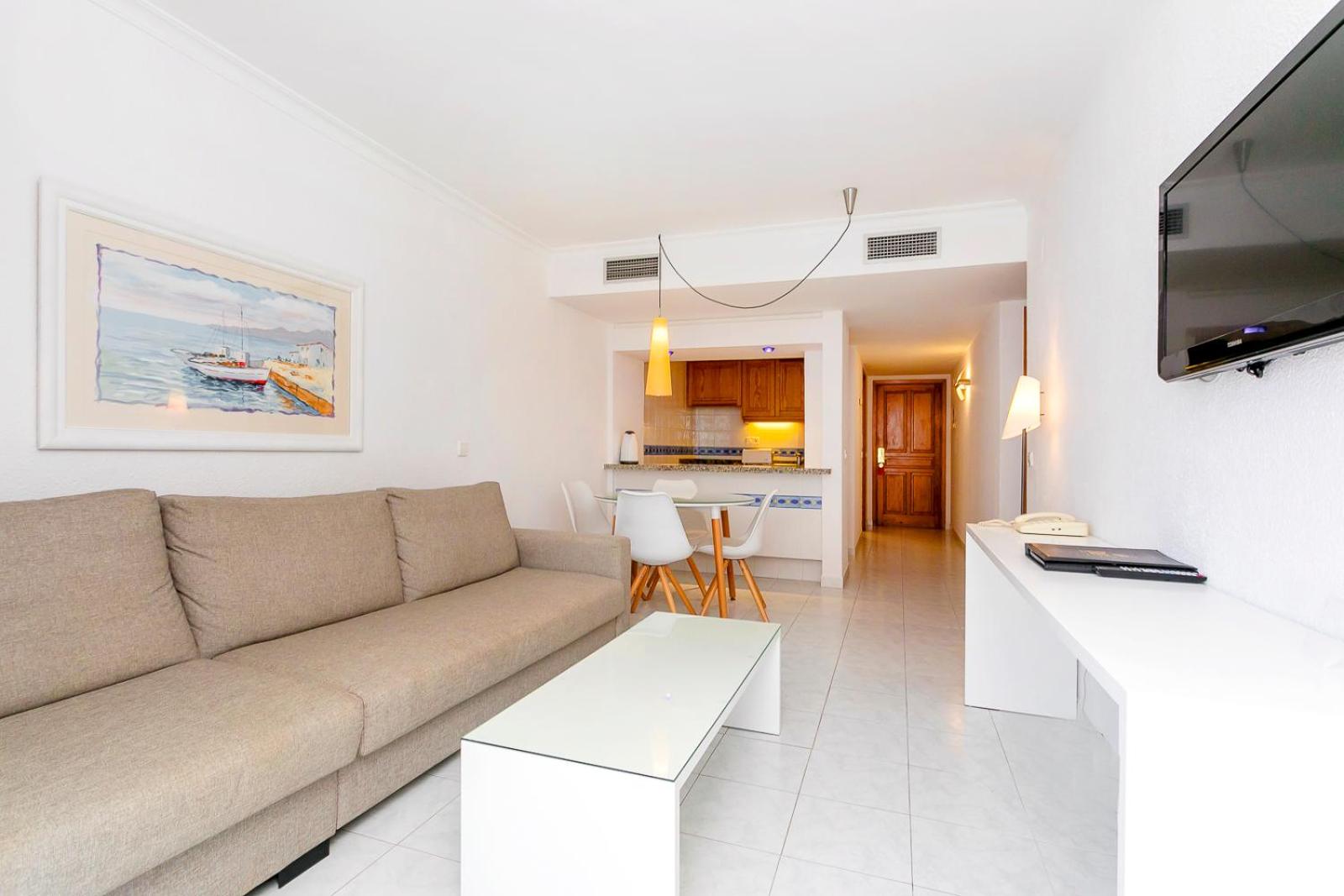 Apartamento Familiar Clásico (4 Adultos + 1 Niño)
