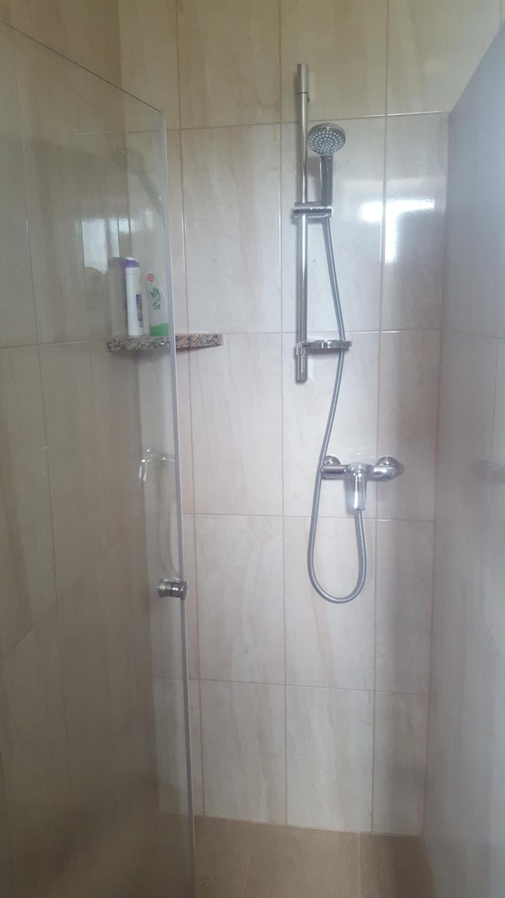 Twin Room with Bathroom photo 3