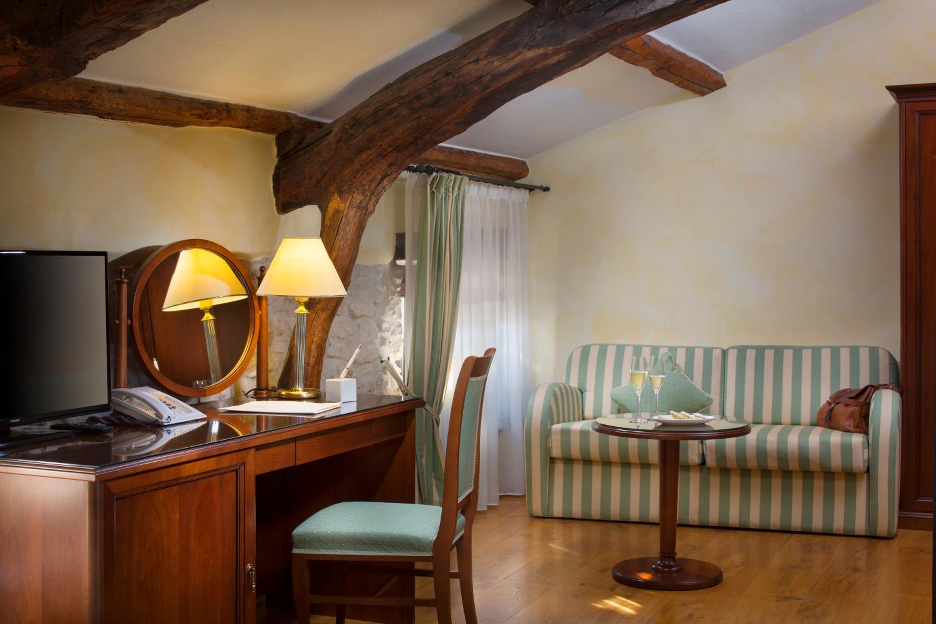 Superior Double Room - Photo 3