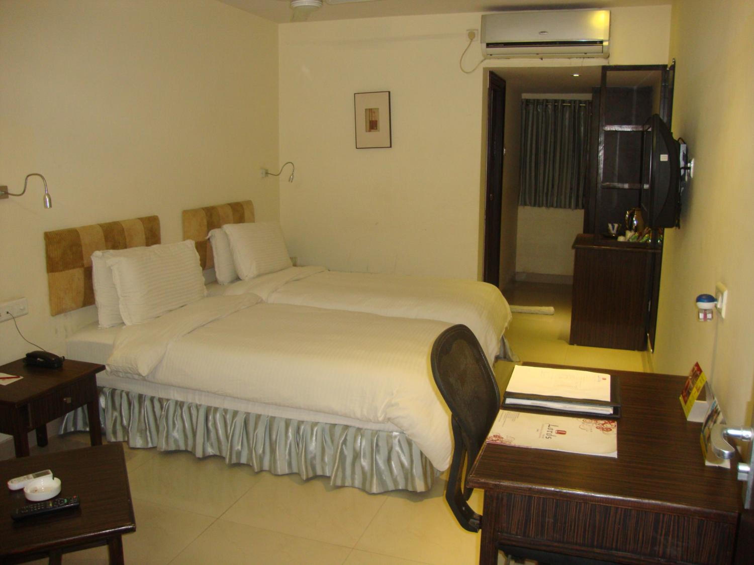 Deluxe Double or Twin Room photo 1