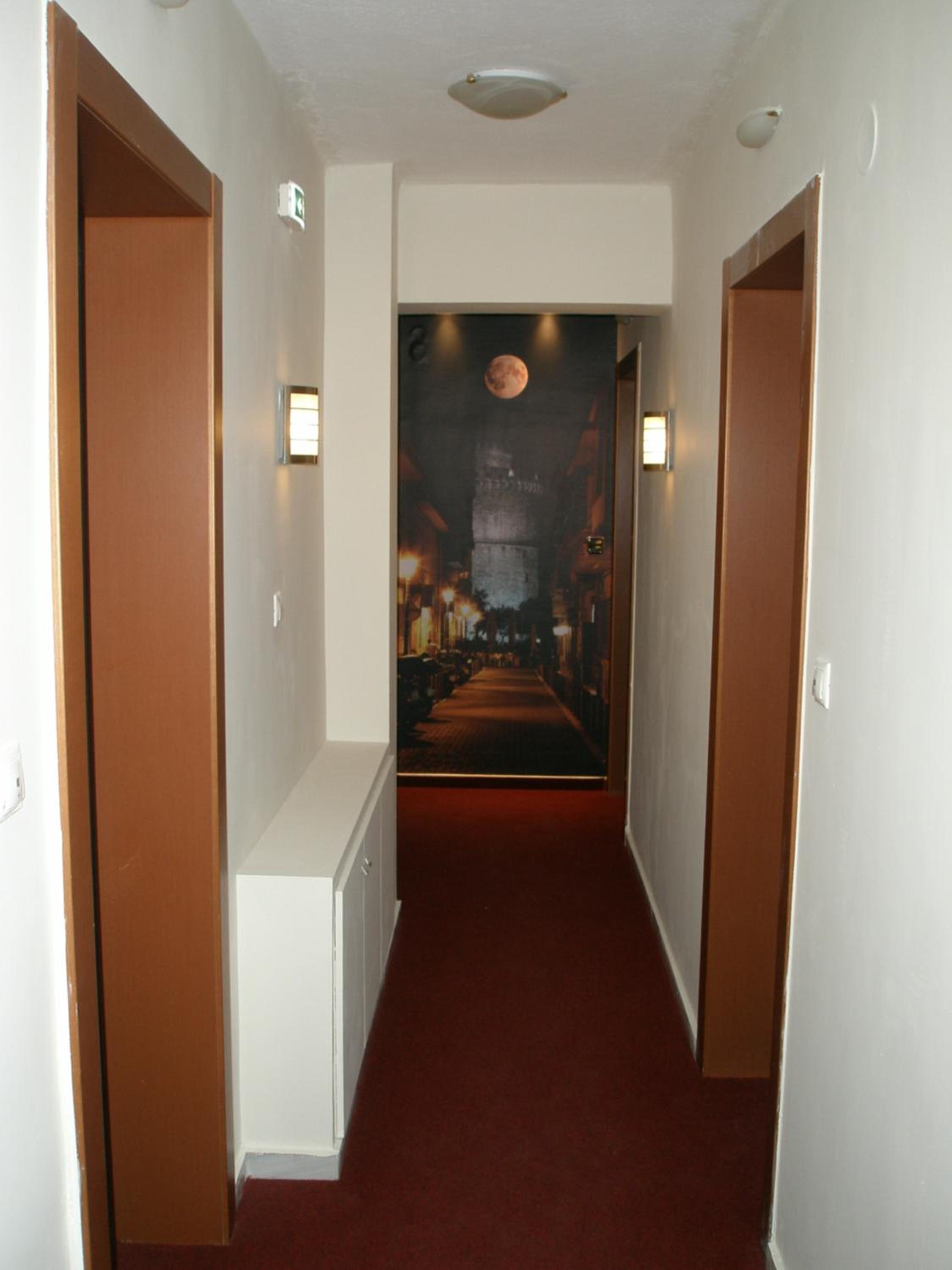 Studio Apartment - Photo 35