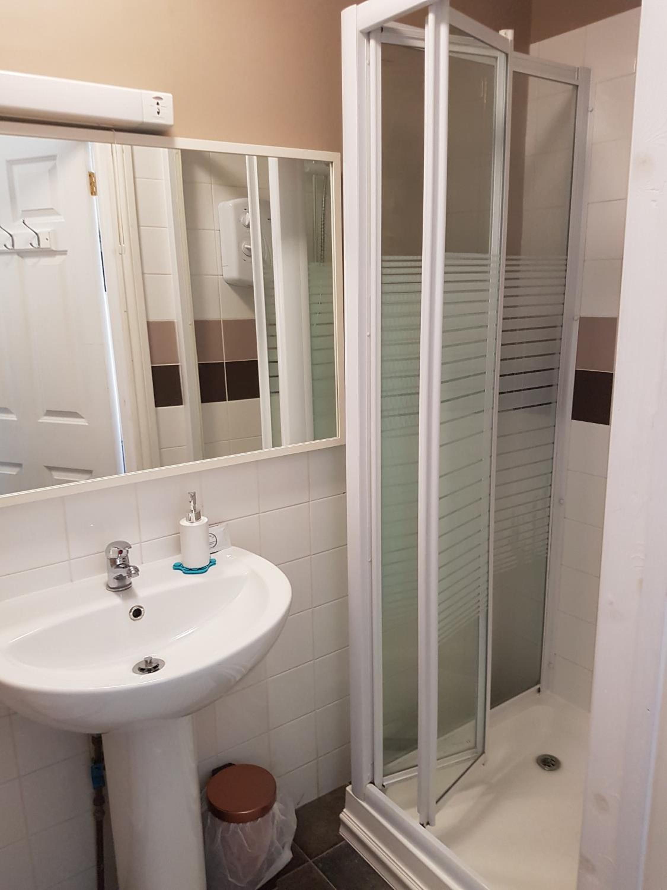 Budget Double Room photo 3