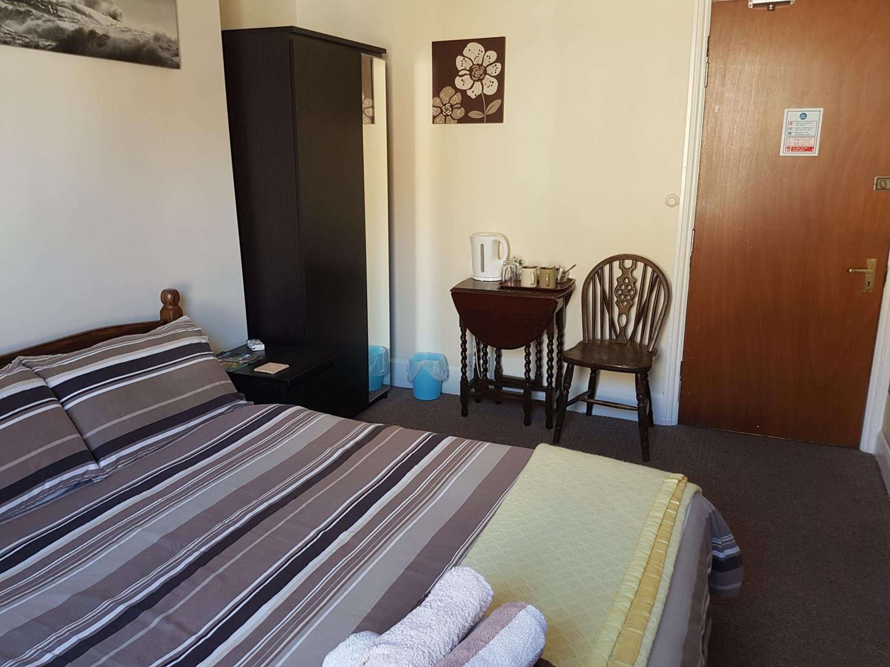 Budget Double Room photo 2