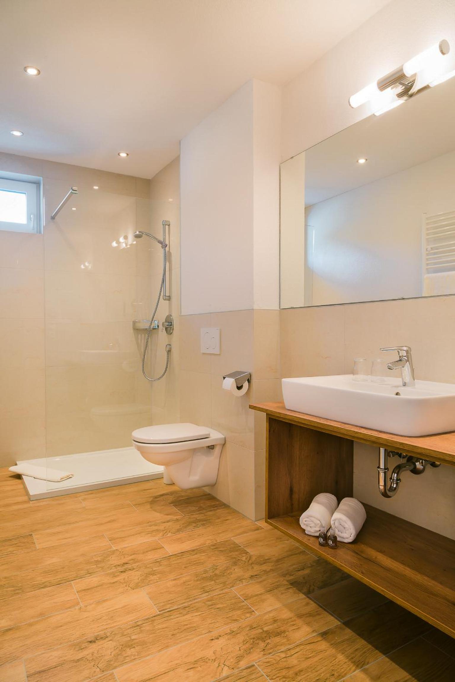 Twin Room with Mountain View (2 Adults) - Photo 3