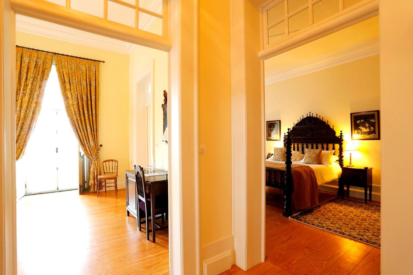 Suite - Photo 1