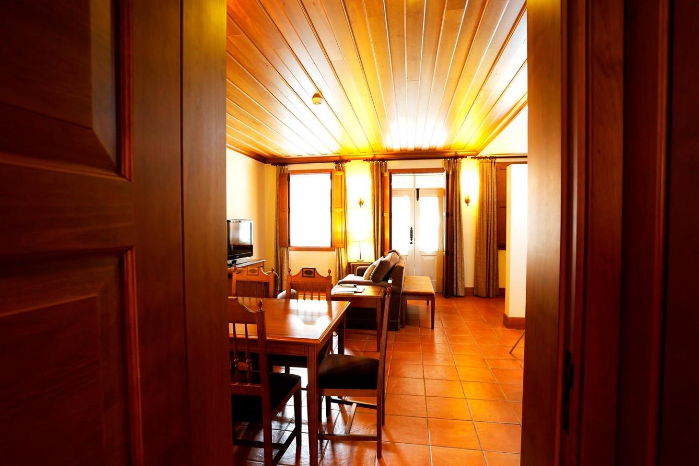 One-Bedroom Apartment - Photo 12