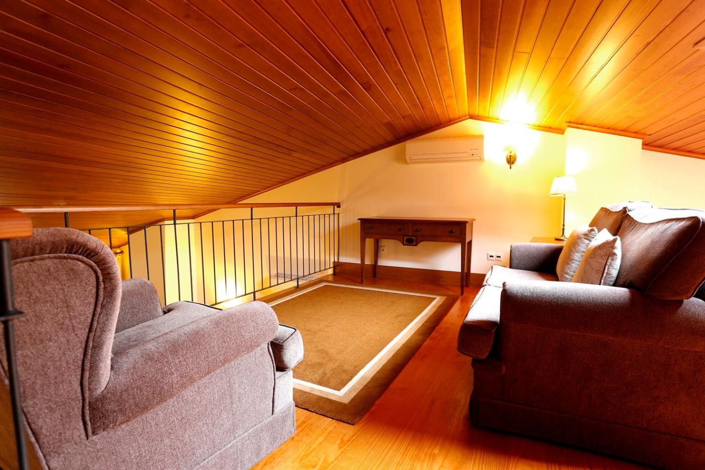 One-Bedroom Apartment - Photo 4