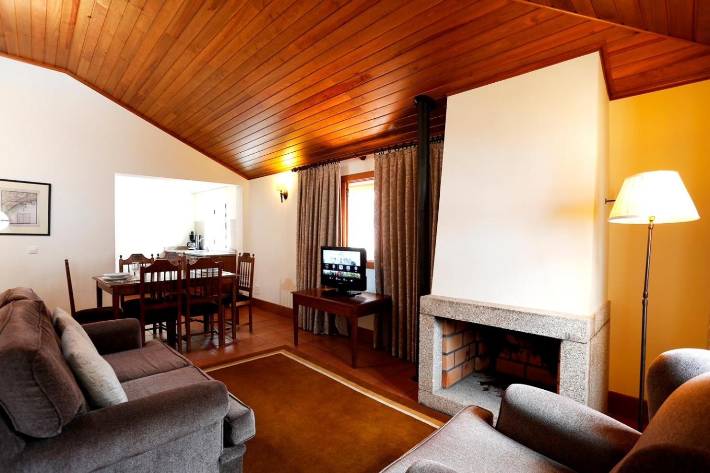 One-Bedroom Apartment - Photo 7