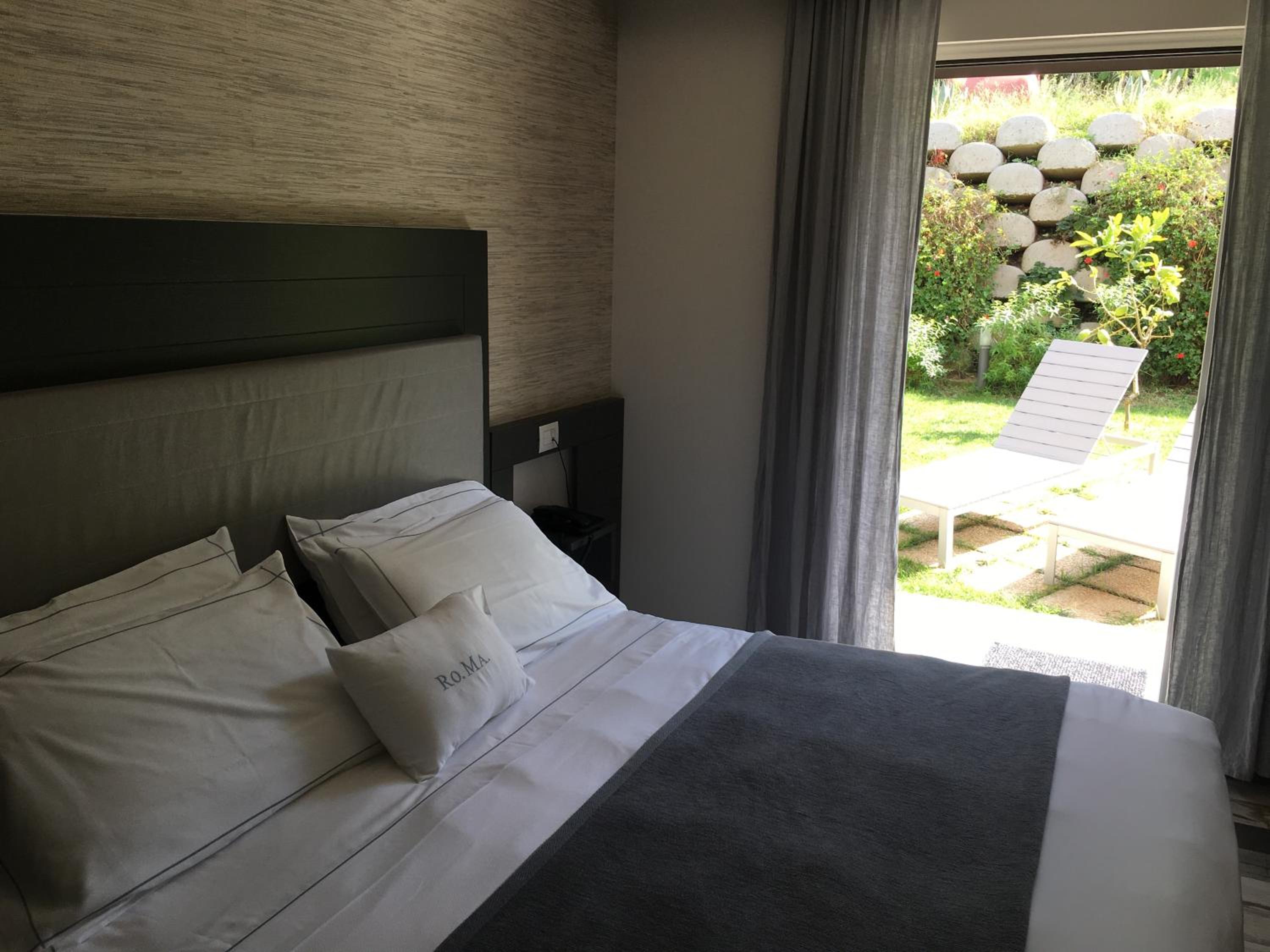 Double or Twin Room with Private Garden photo 2