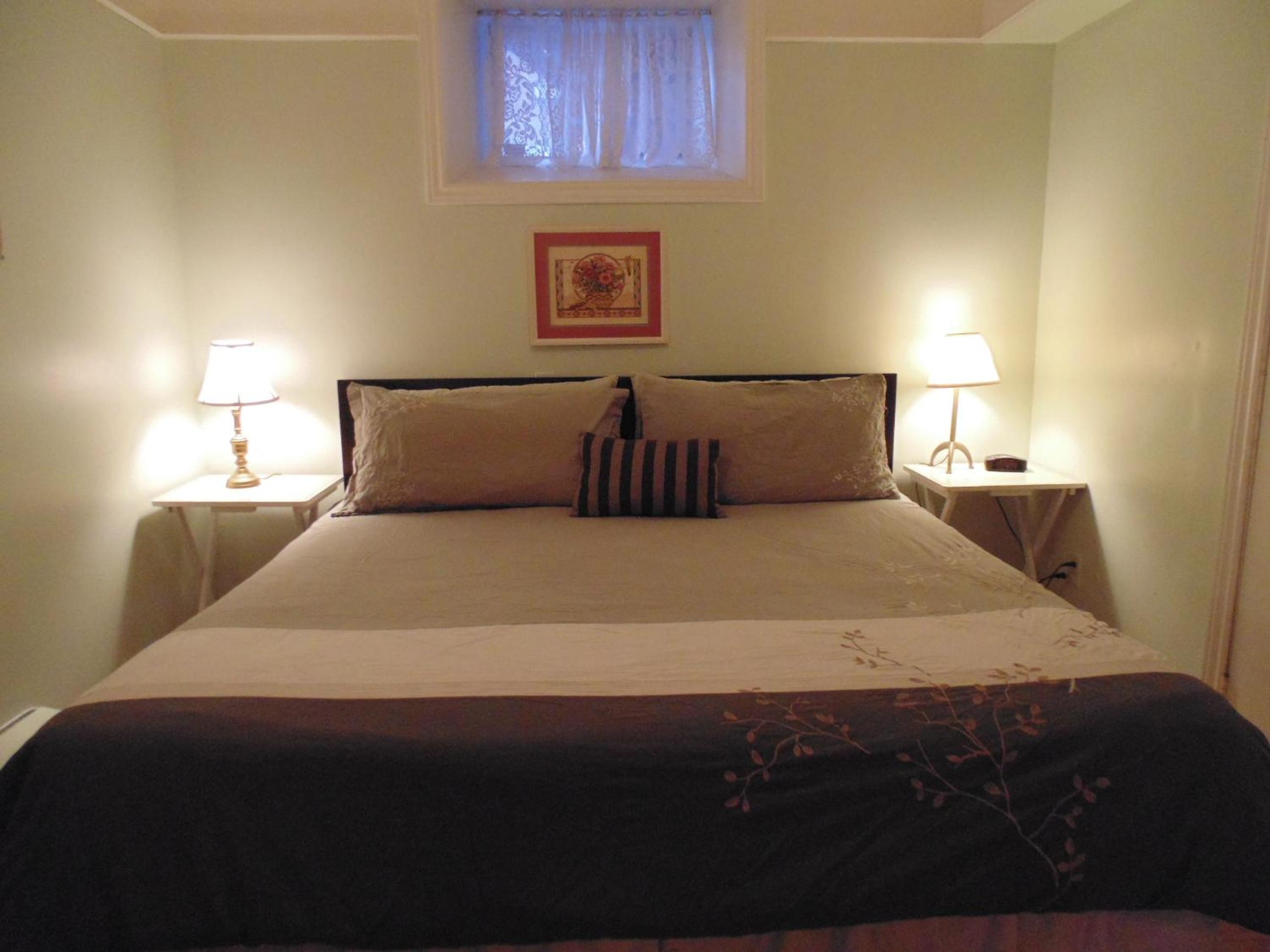 Private Family Two-Bedroom Basement Suite photo 2