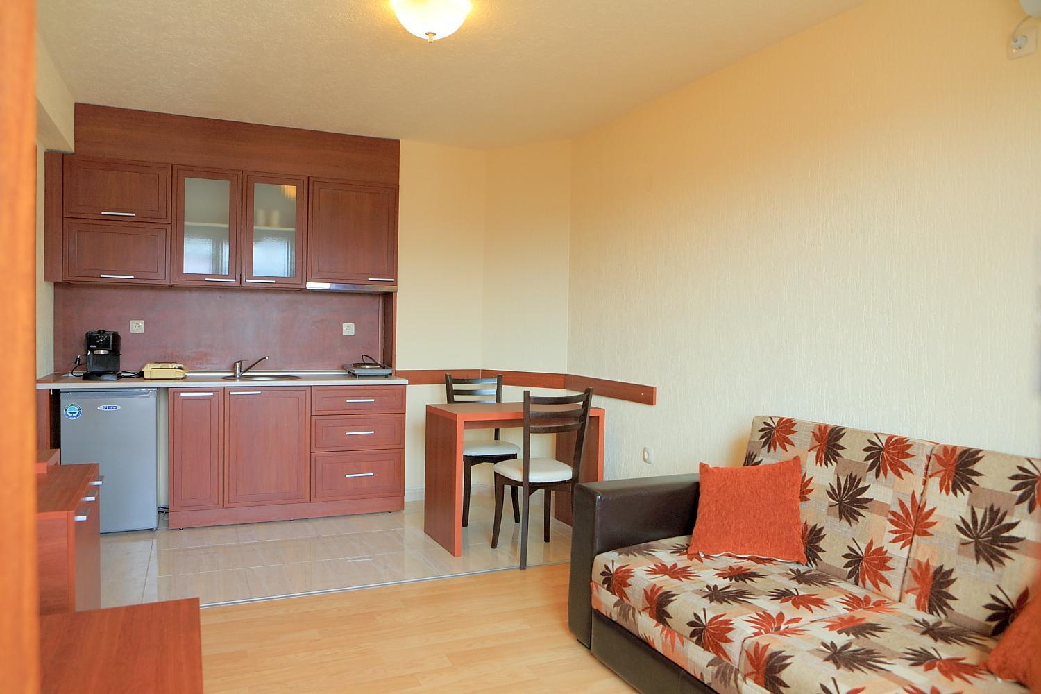 One-Bedroom Apartment with Balcony photo 2