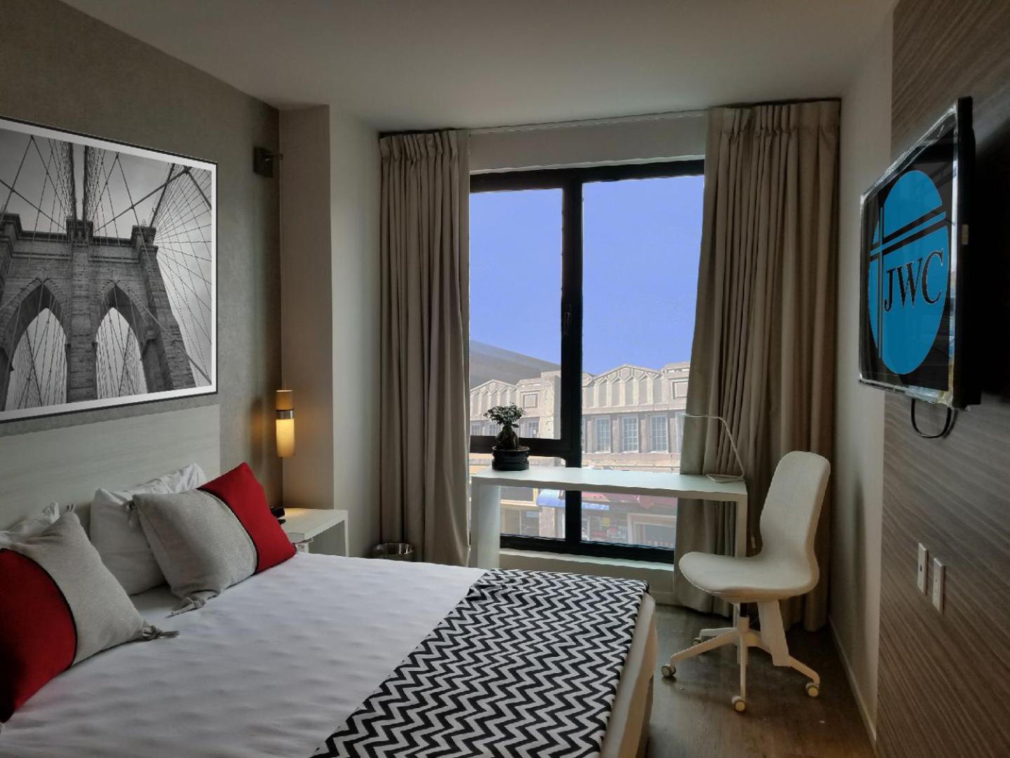 King Room - Accessible/Non-Smoking photo 3