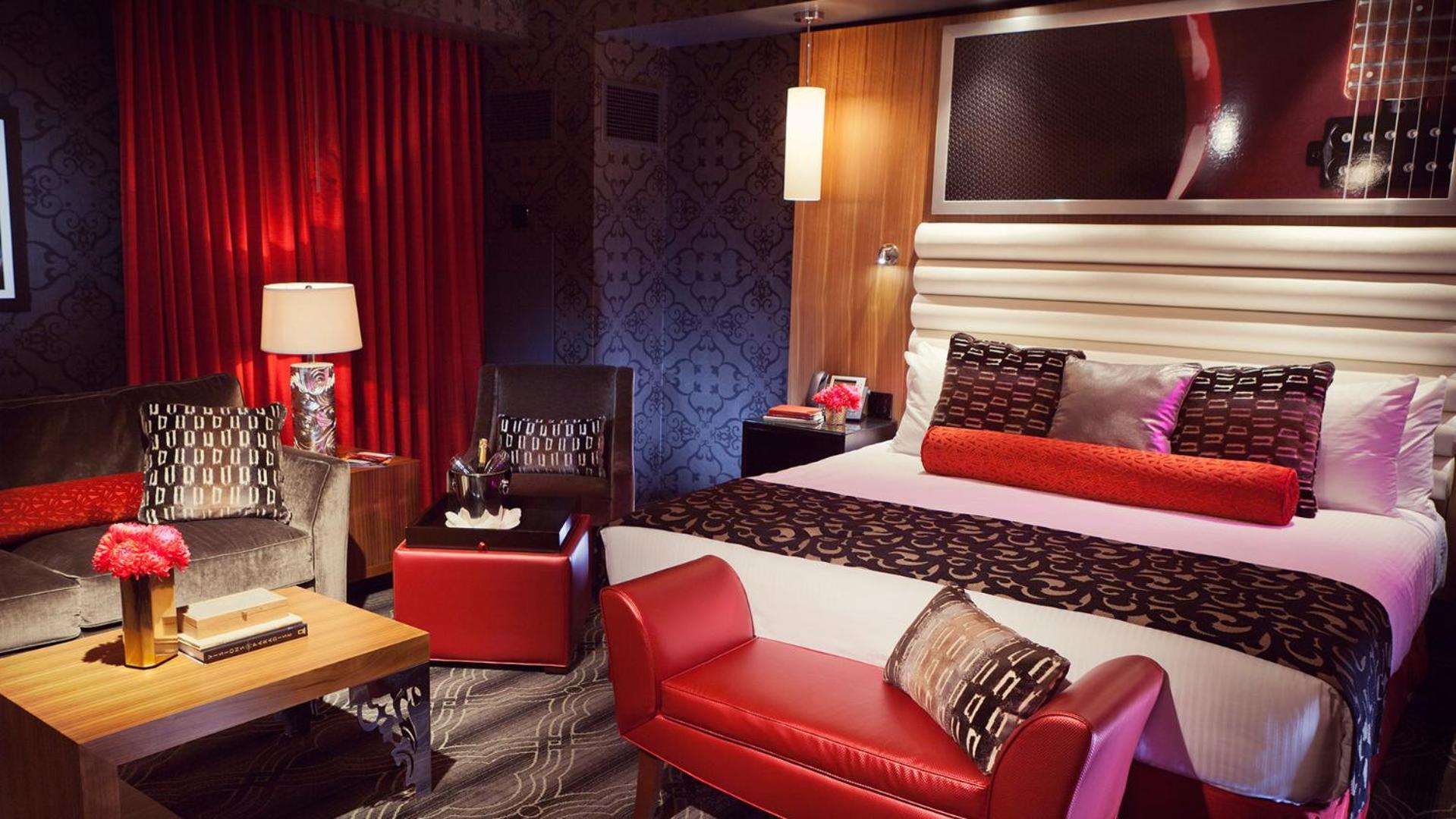 All-Suite Tower King Suite - Photo 3