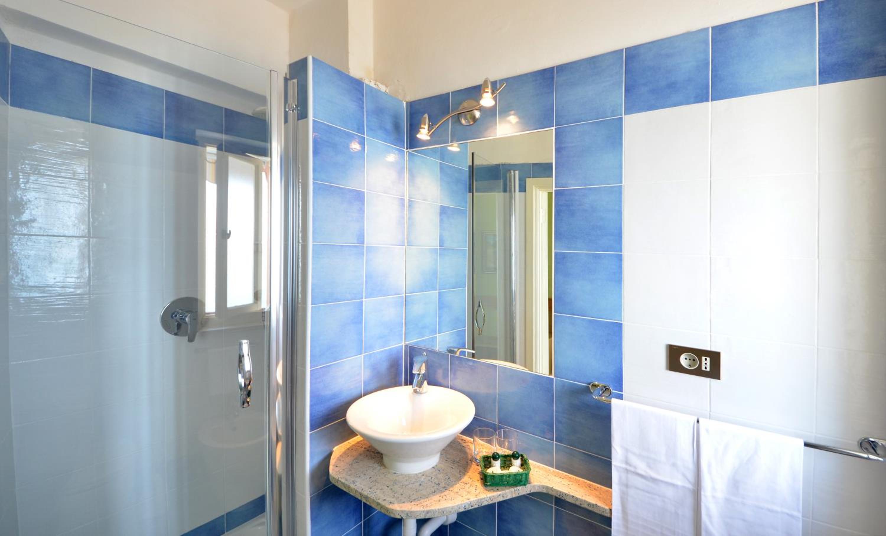 Double or Twin Room - Photo 3