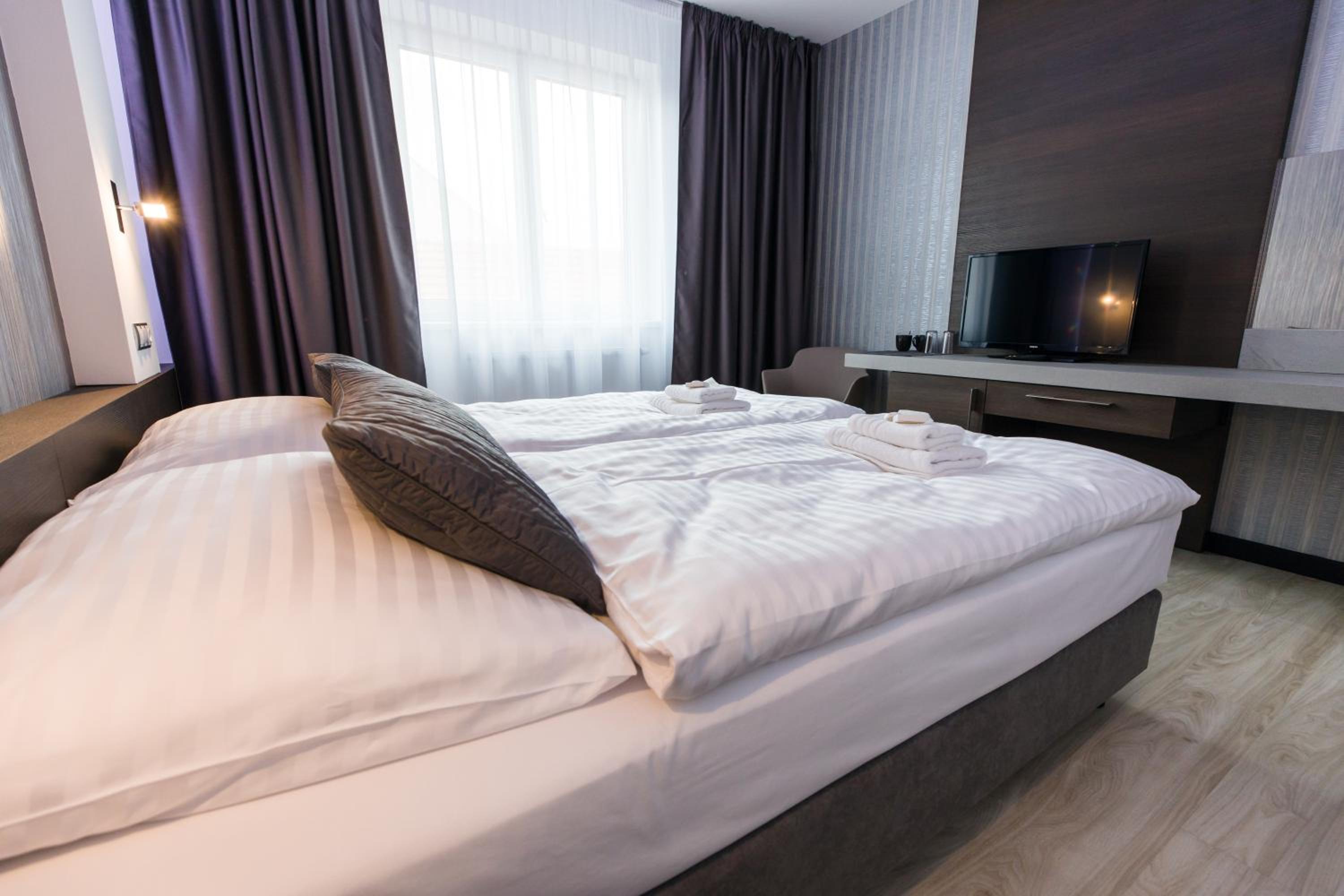Double or Twin Room photo 3