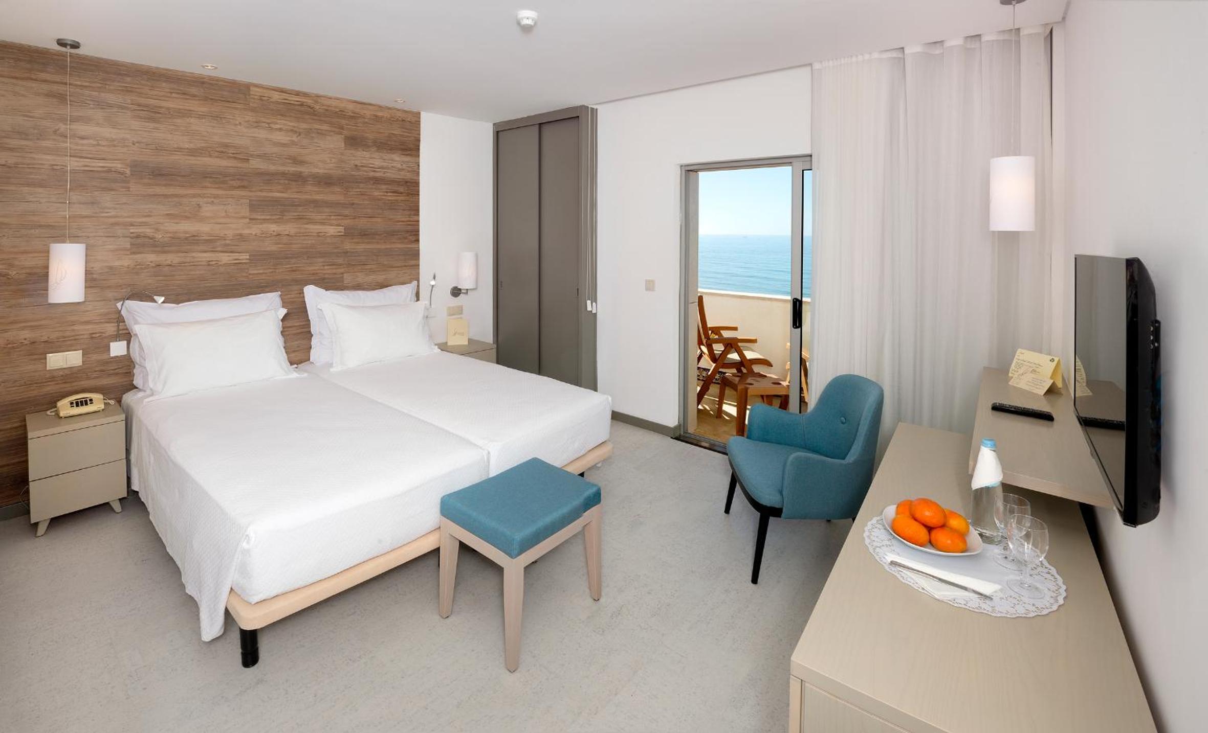 Superior Twin Room with Sea View - Photo 1