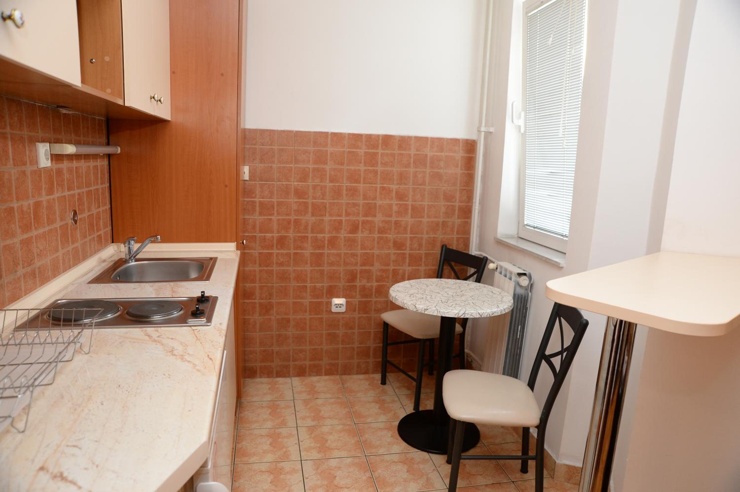 Studio Apartment - Photo 12
