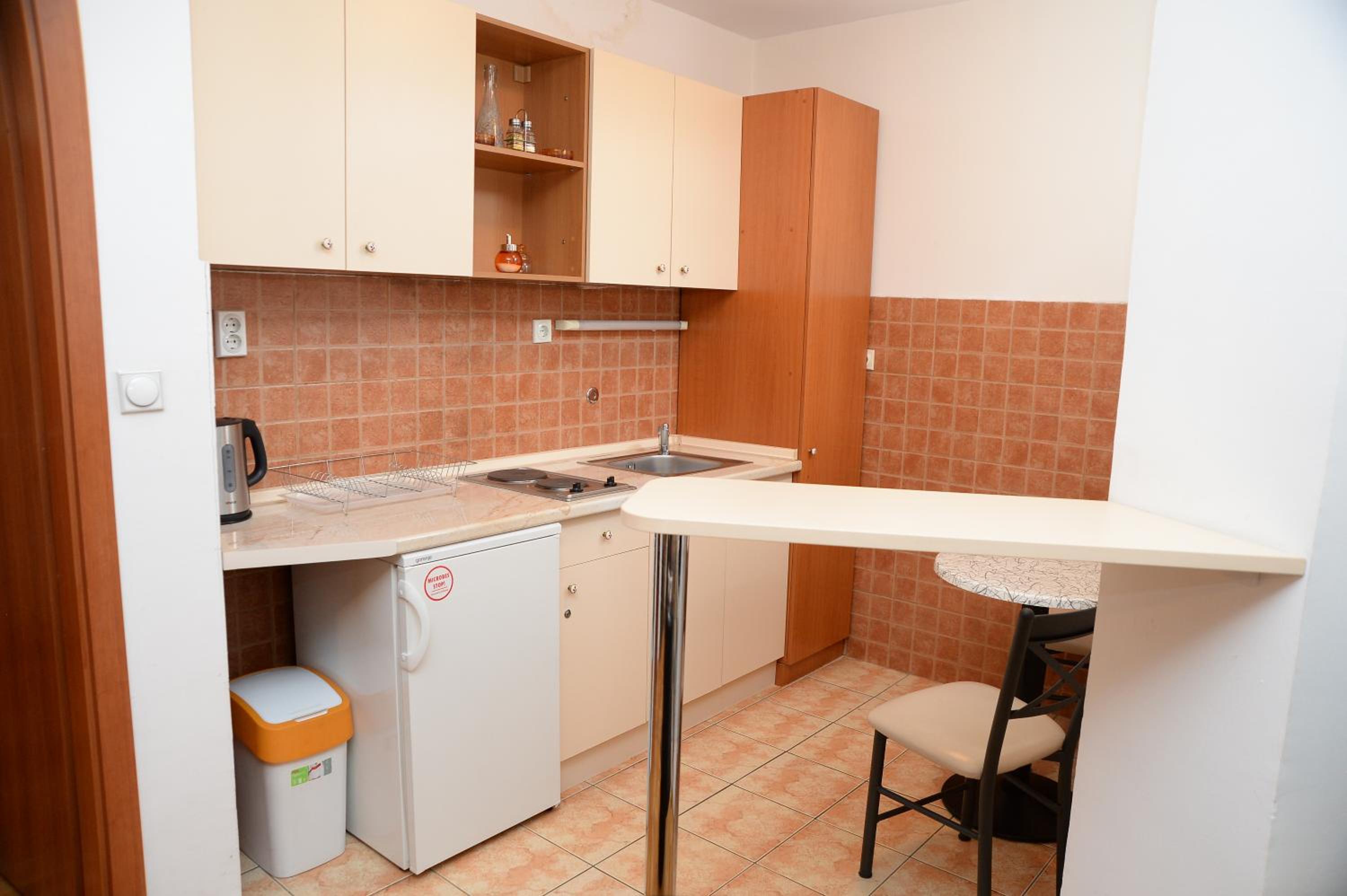Studio Apartment - Photo 6
