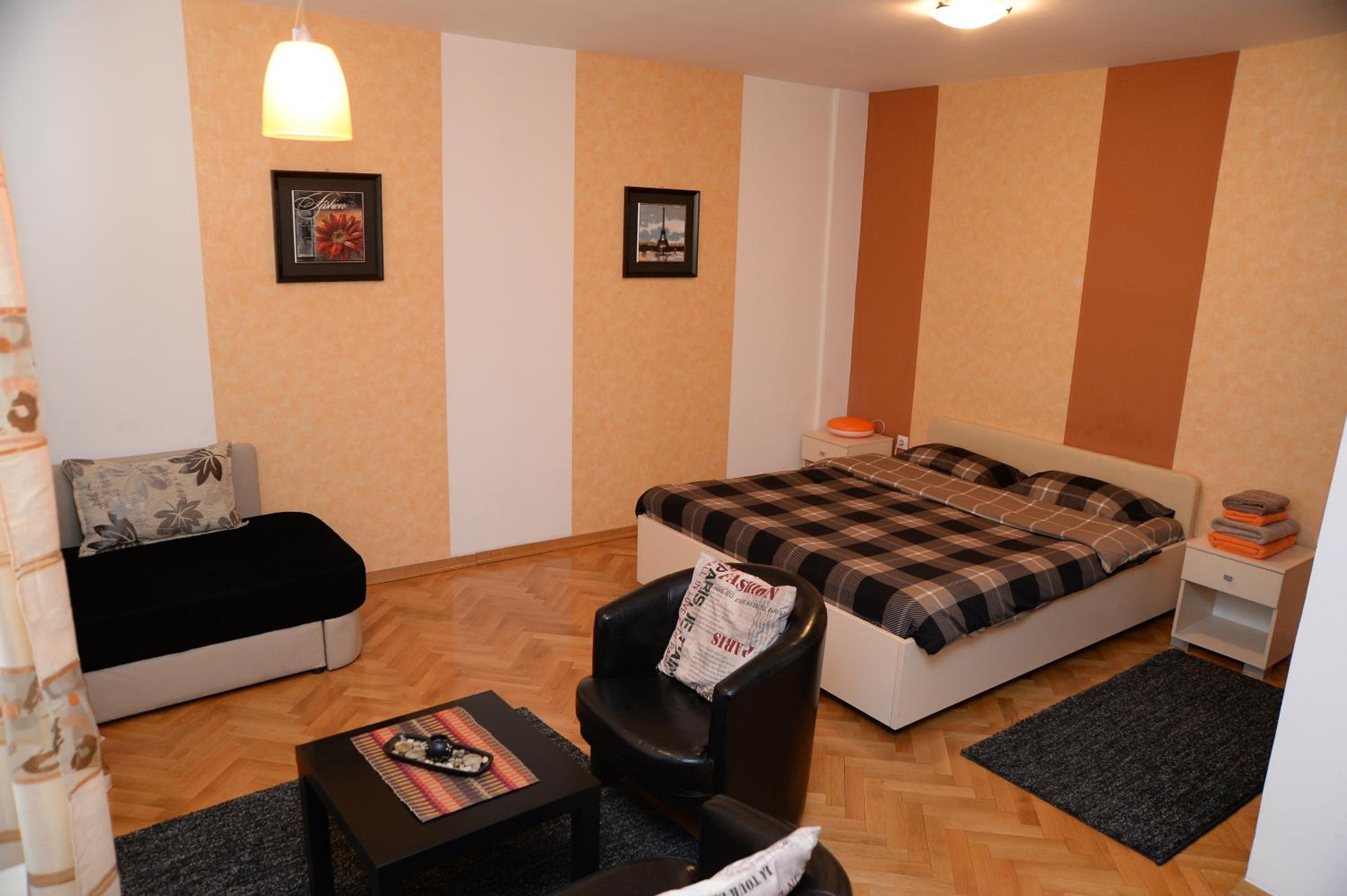 Studio Apartment - Photo 21