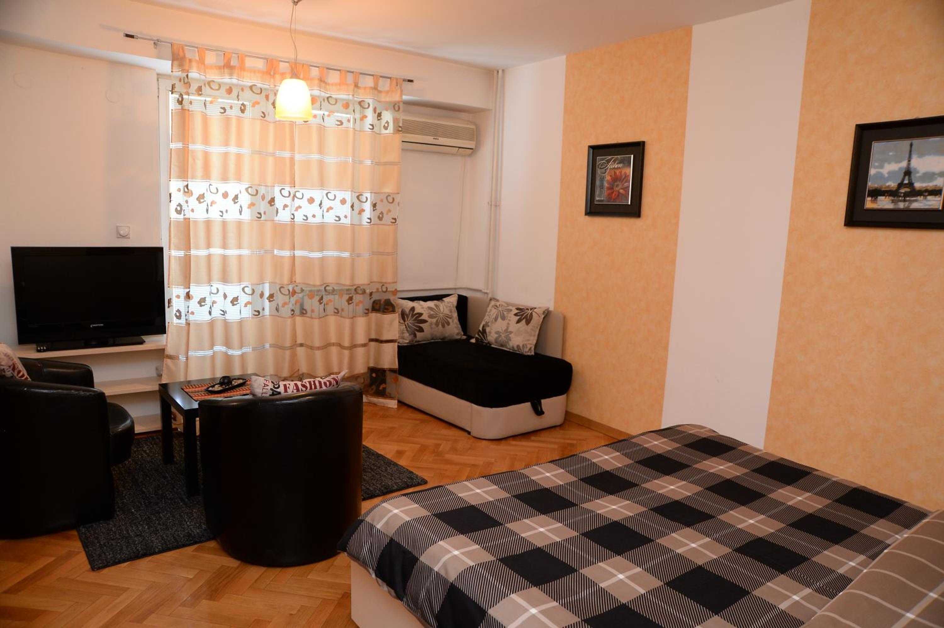 Studio Apartment - Photo 20